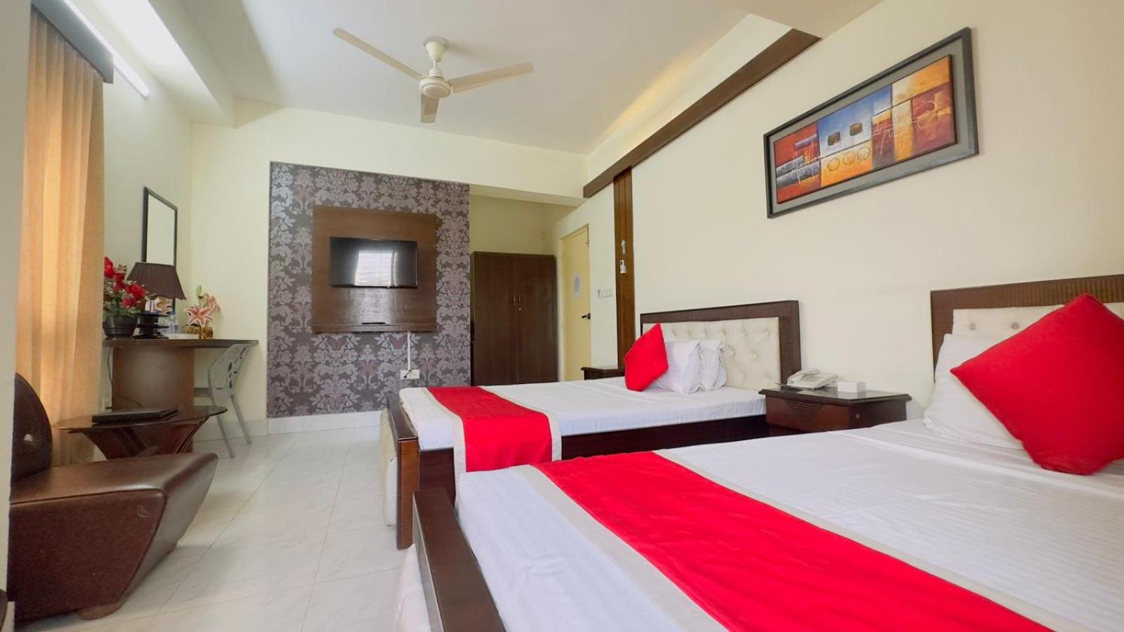 Deluxe Family Room