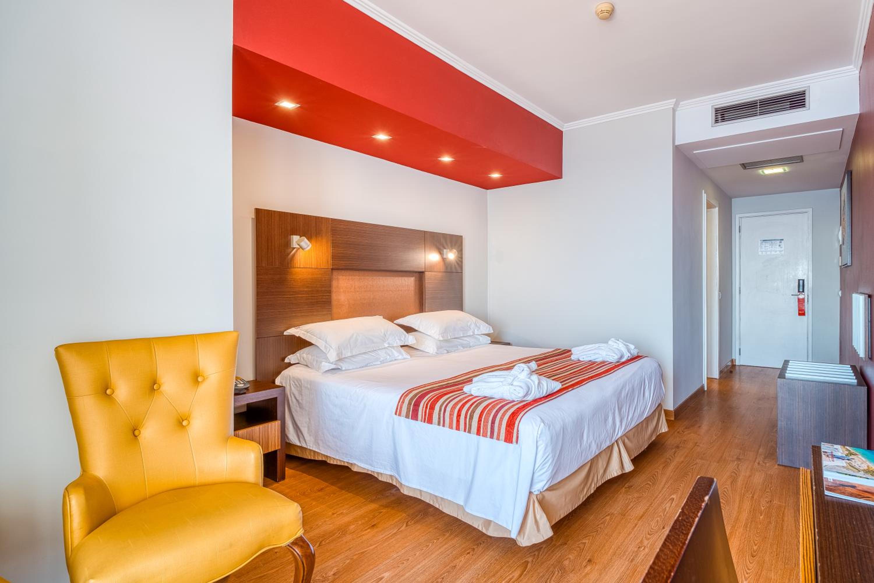 Standard Double or Twin Room with Sea View - Photo 2