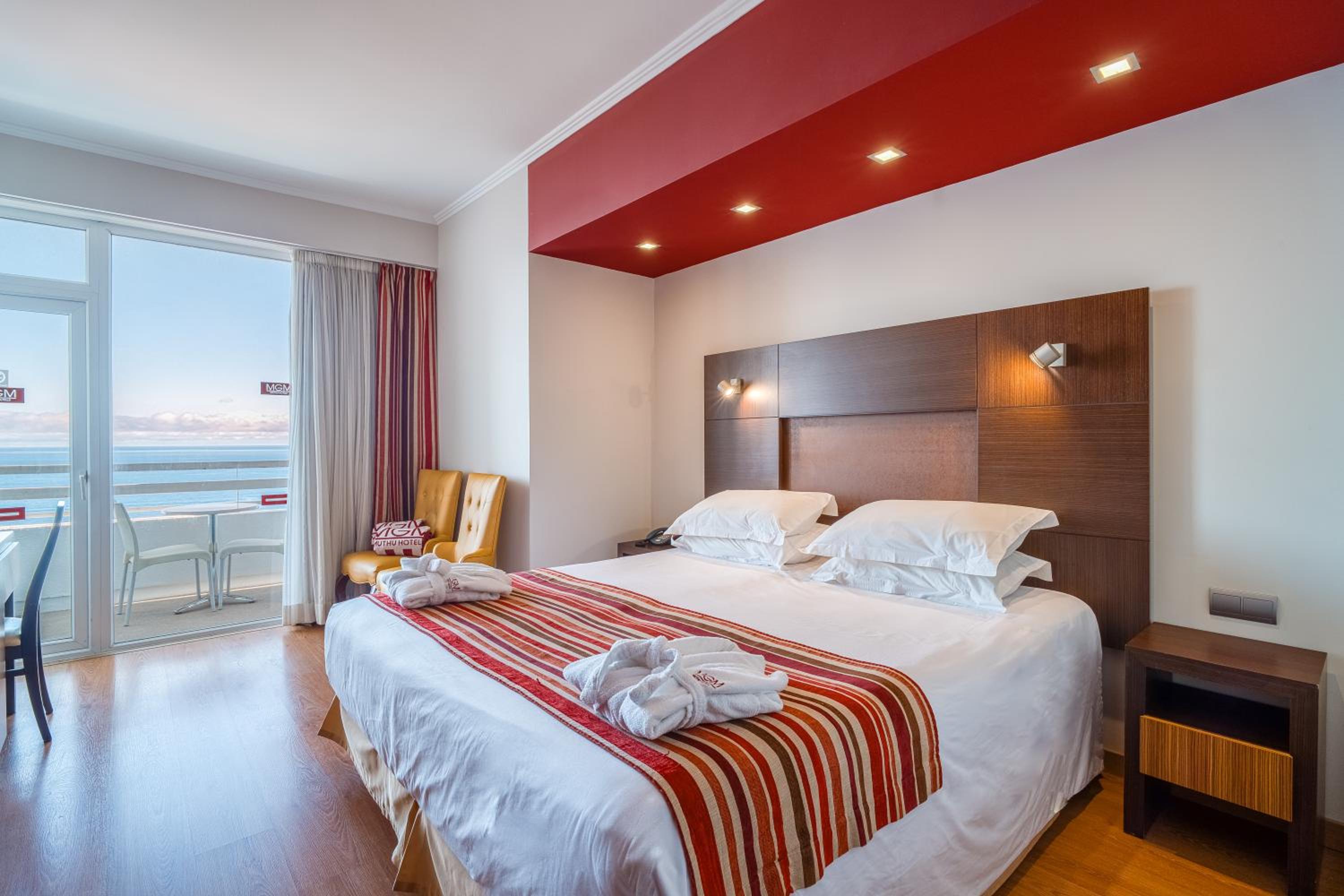 Standard Double or Twin Room with Sea View - Photo 1