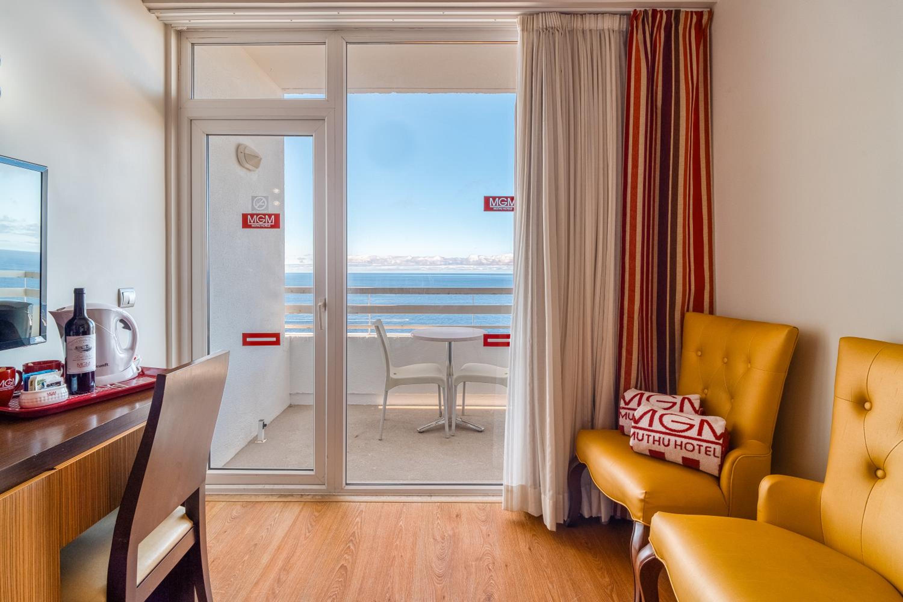 Standard Double or Twin Room with Sea View - Photo 8