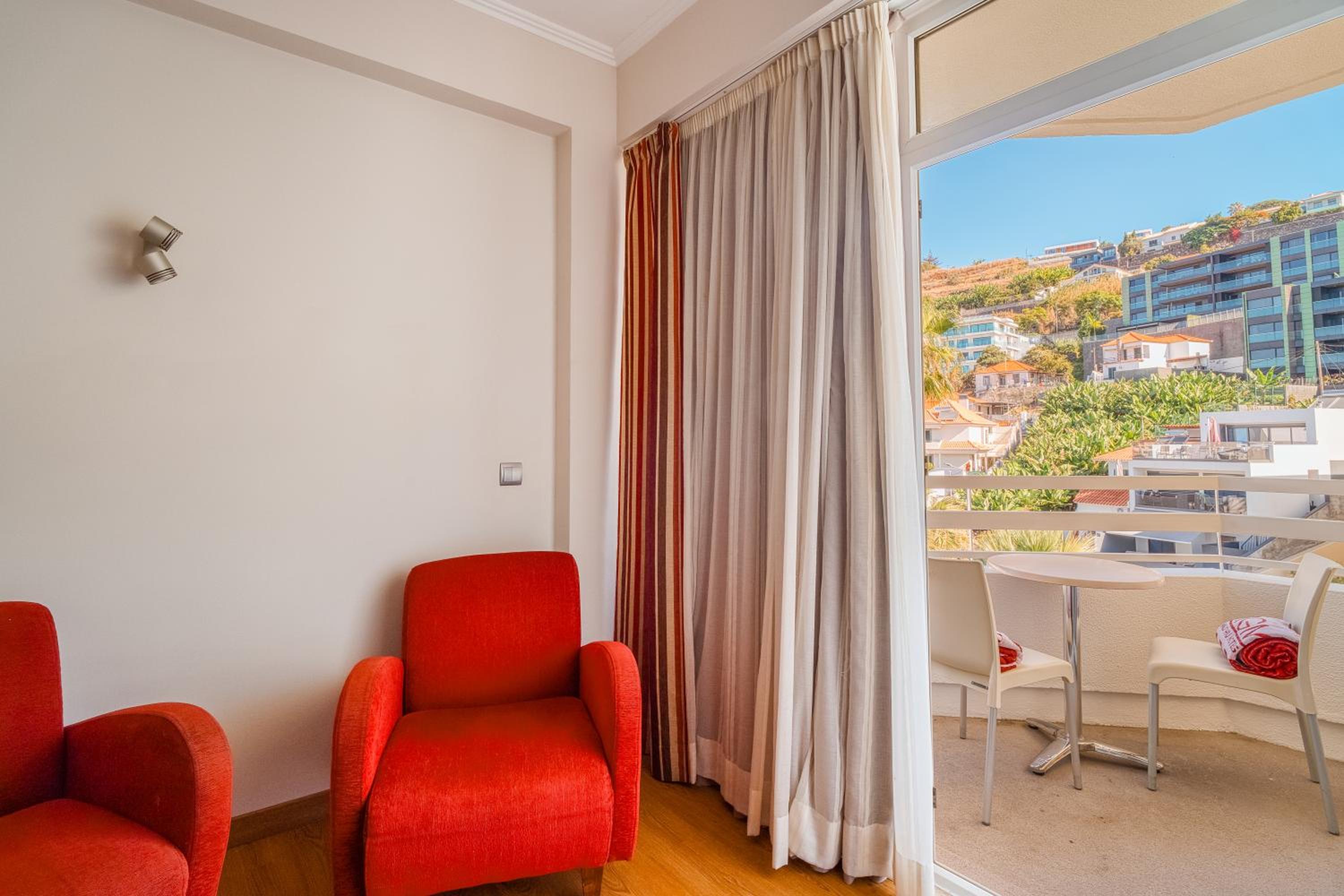 Superior Double or Twin Room with Mountain View - Photo 3