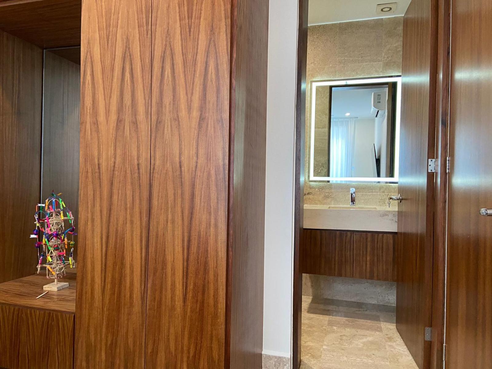 Deluxe Suite photo 2