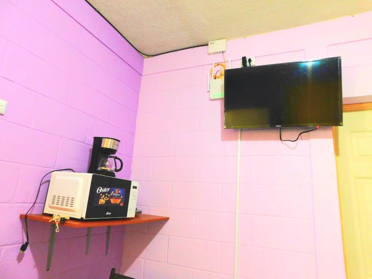 One-Bedroom House photo 3