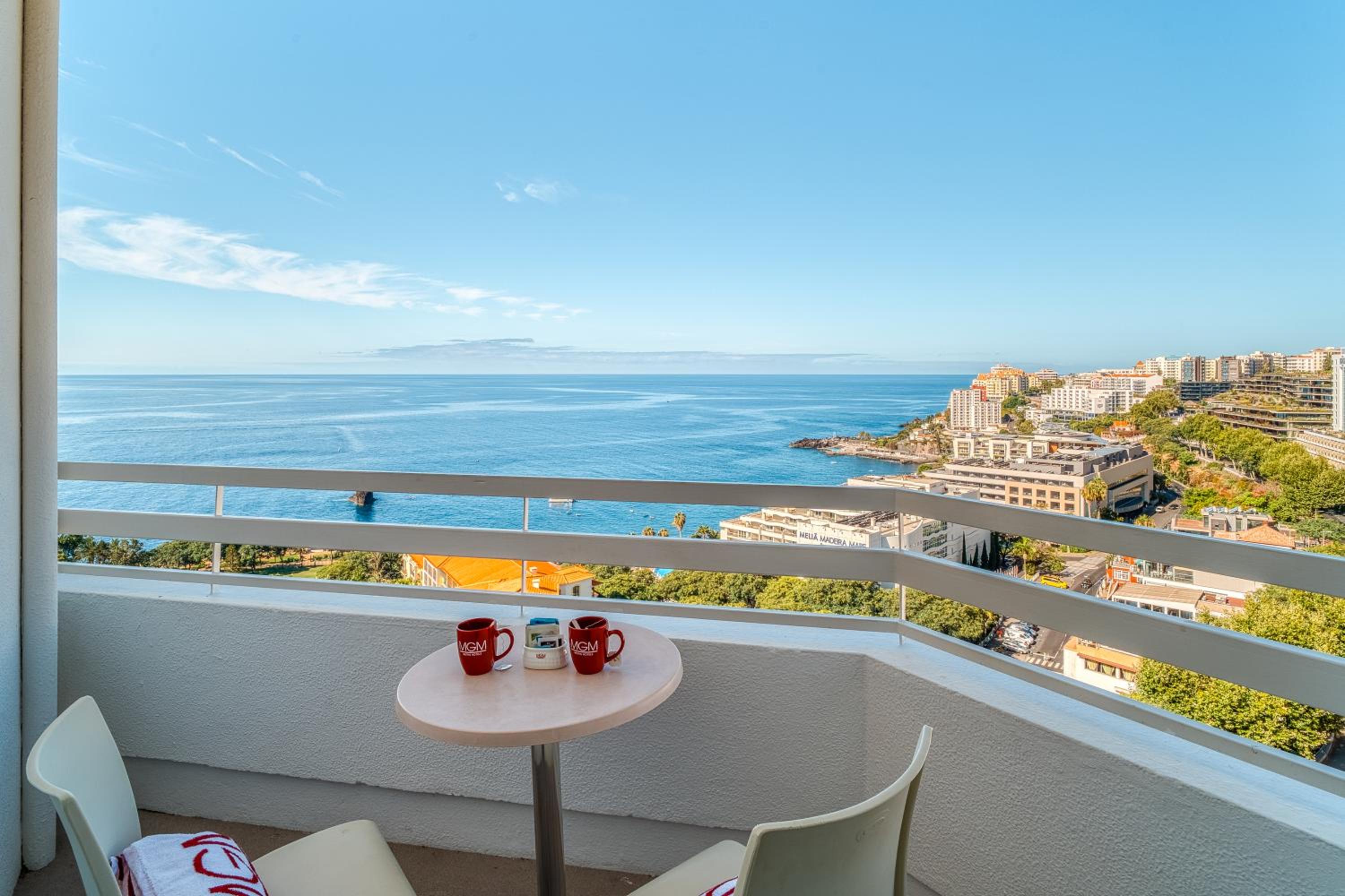 Deluxe Double or Twin Room with Sea View (3 Adults) - Photo 2