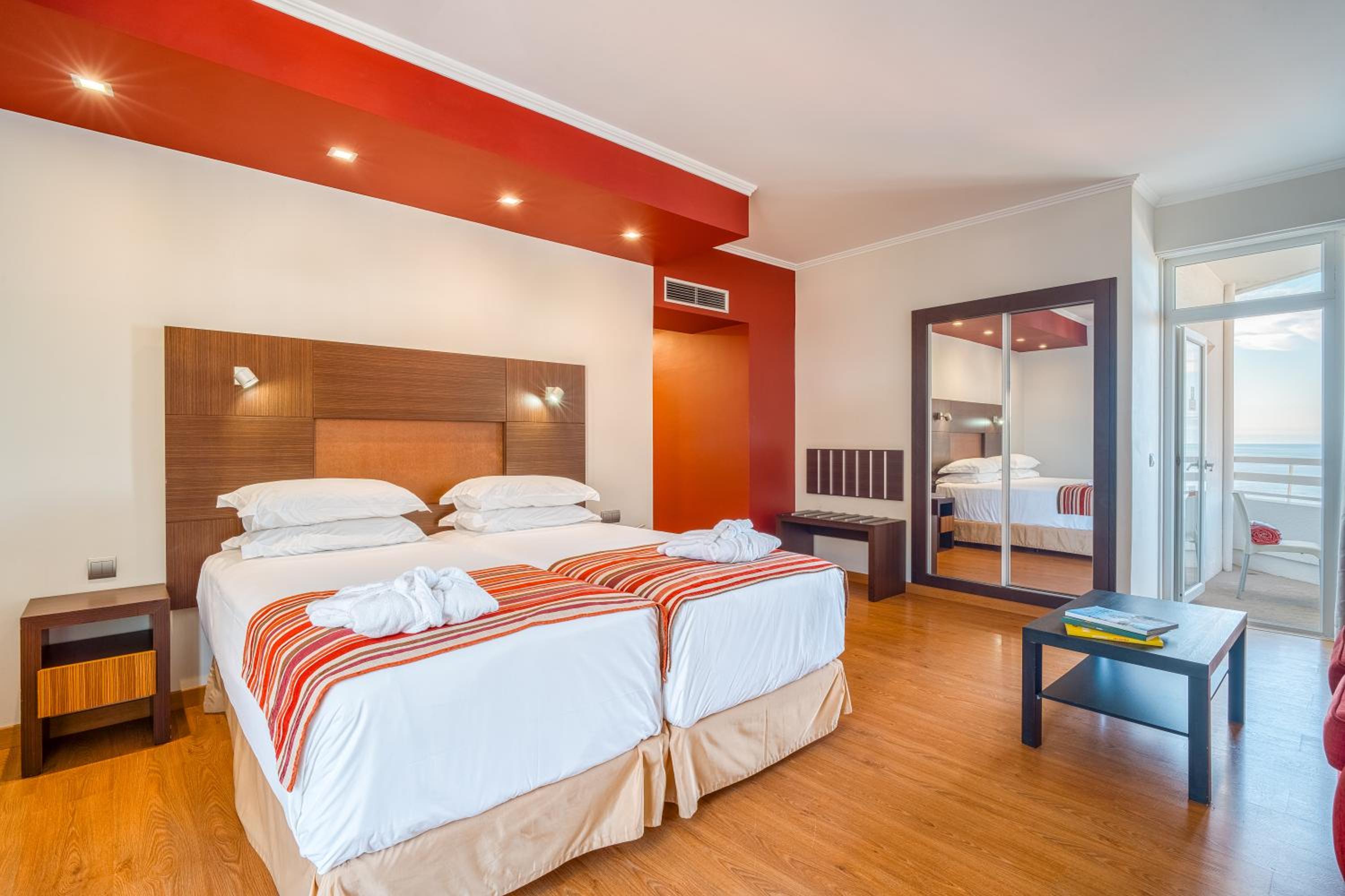 Deluxe Double or Twin Room with Sea View (3 Adults) - Photo 10