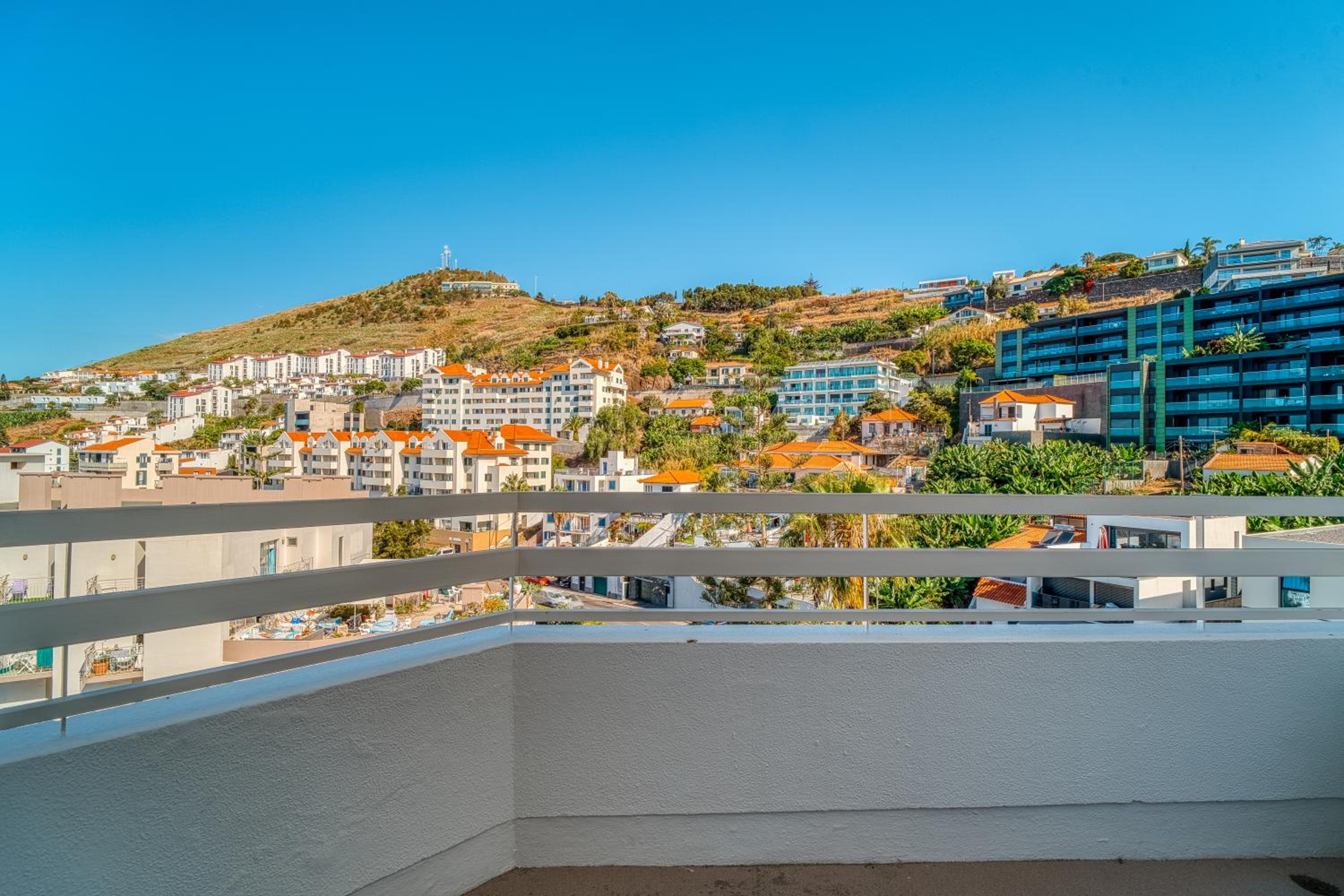 Deluxe Double or Twin Room with Sea View (3 Adults) - Photo 7