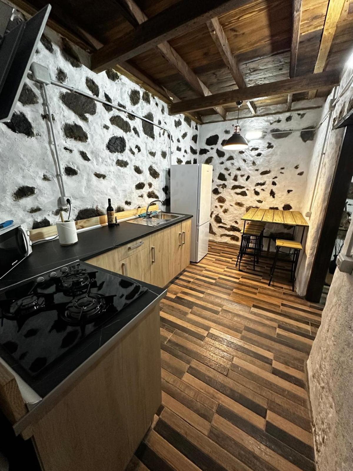 One-Bedroom House photo 2