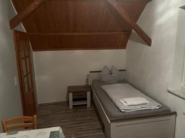 Single Room photo 2