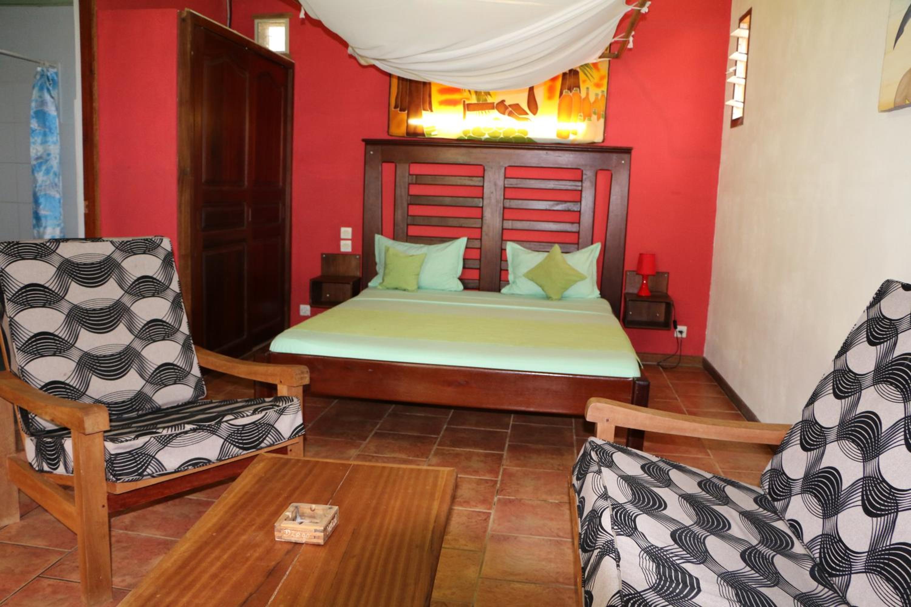 Bungalow with Private Bathroom photo 3