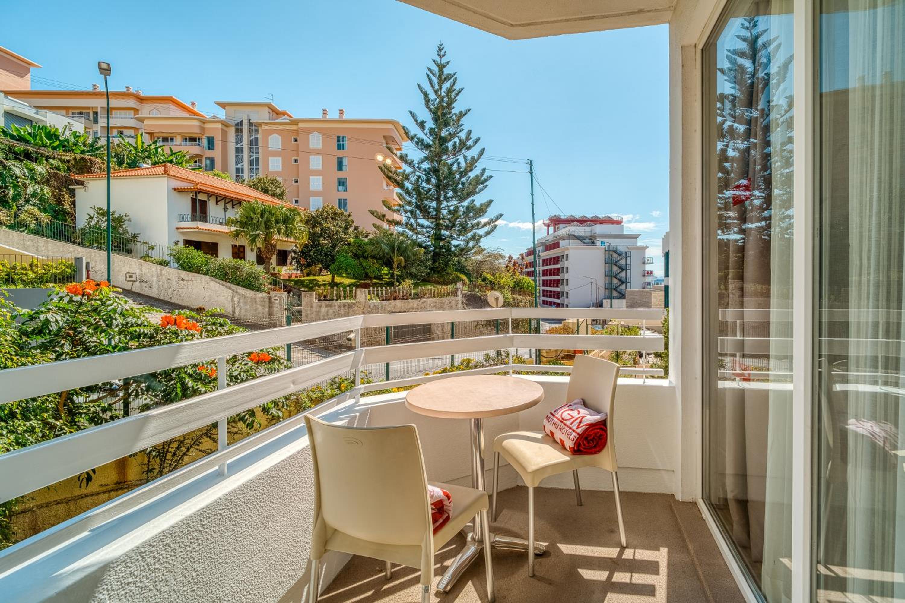 Standard Double or Twin Room with Garden View - Photo 5