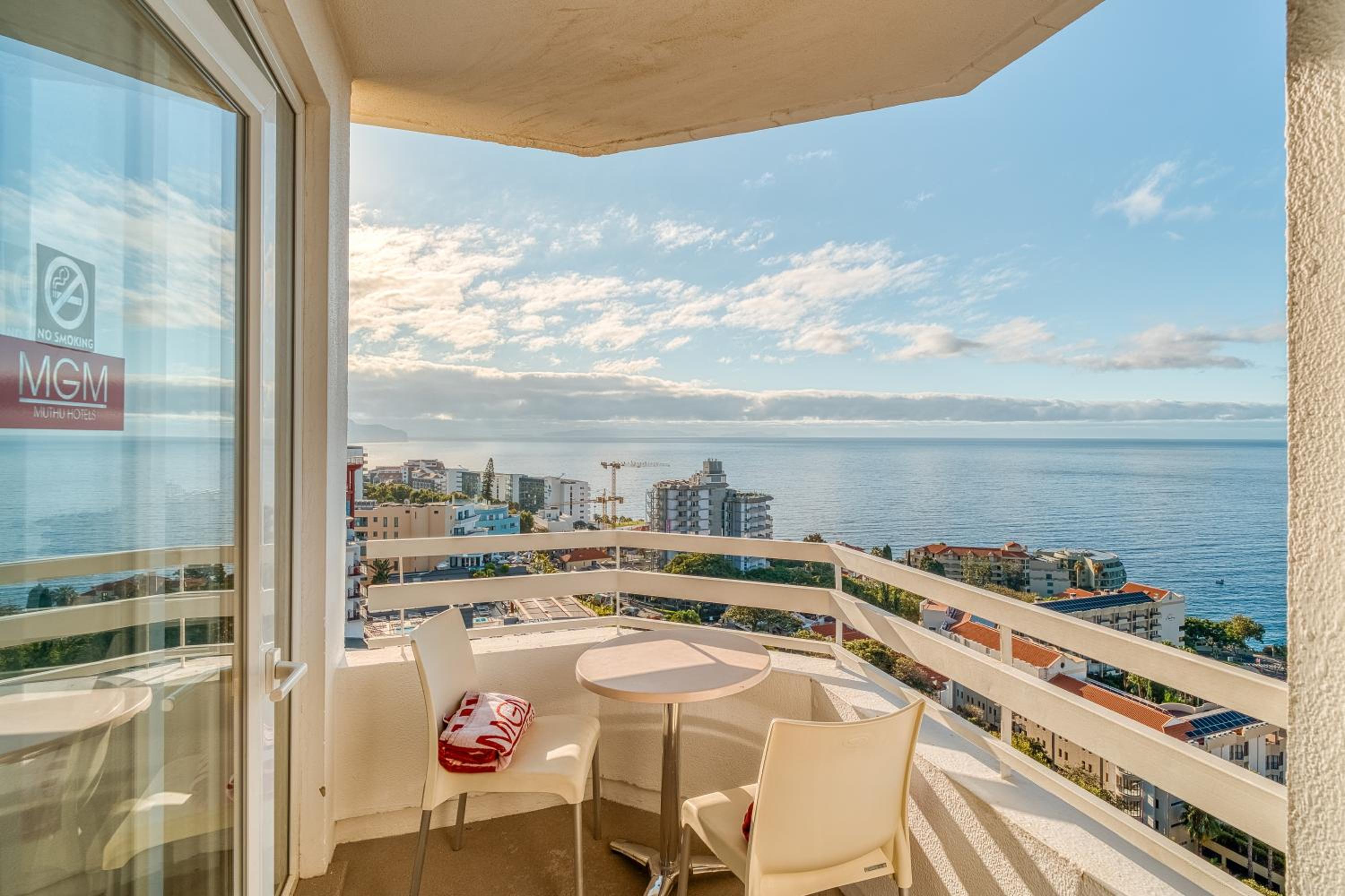 Superior Double or Twin Room with Sea View (2 Adults + 1 Child) - Photo 4