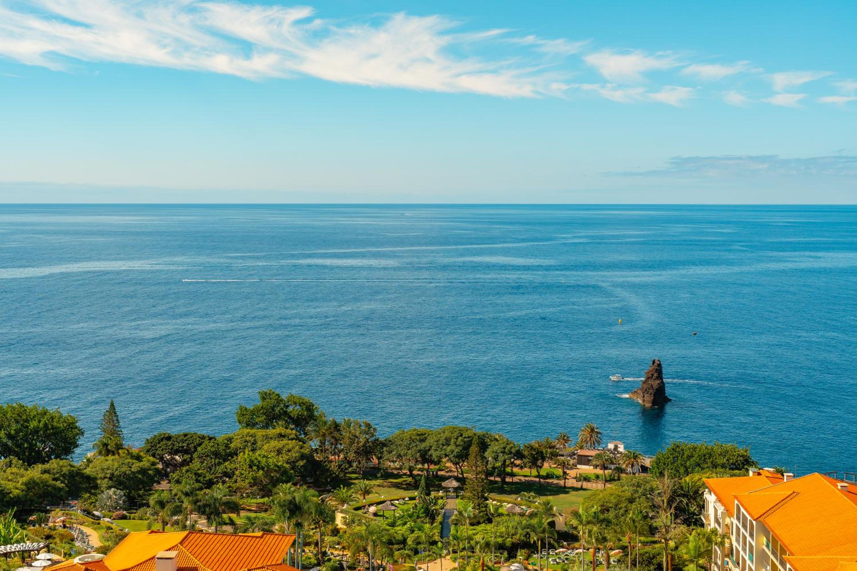 Superior Double or Twin Room with Sea View (2 Adults + 1 Child) - Photo 5
