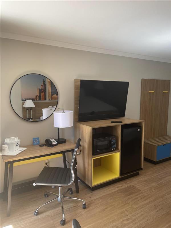 Deluxe Double Room with Two Double Beds - Non-Smoking - Photo 2