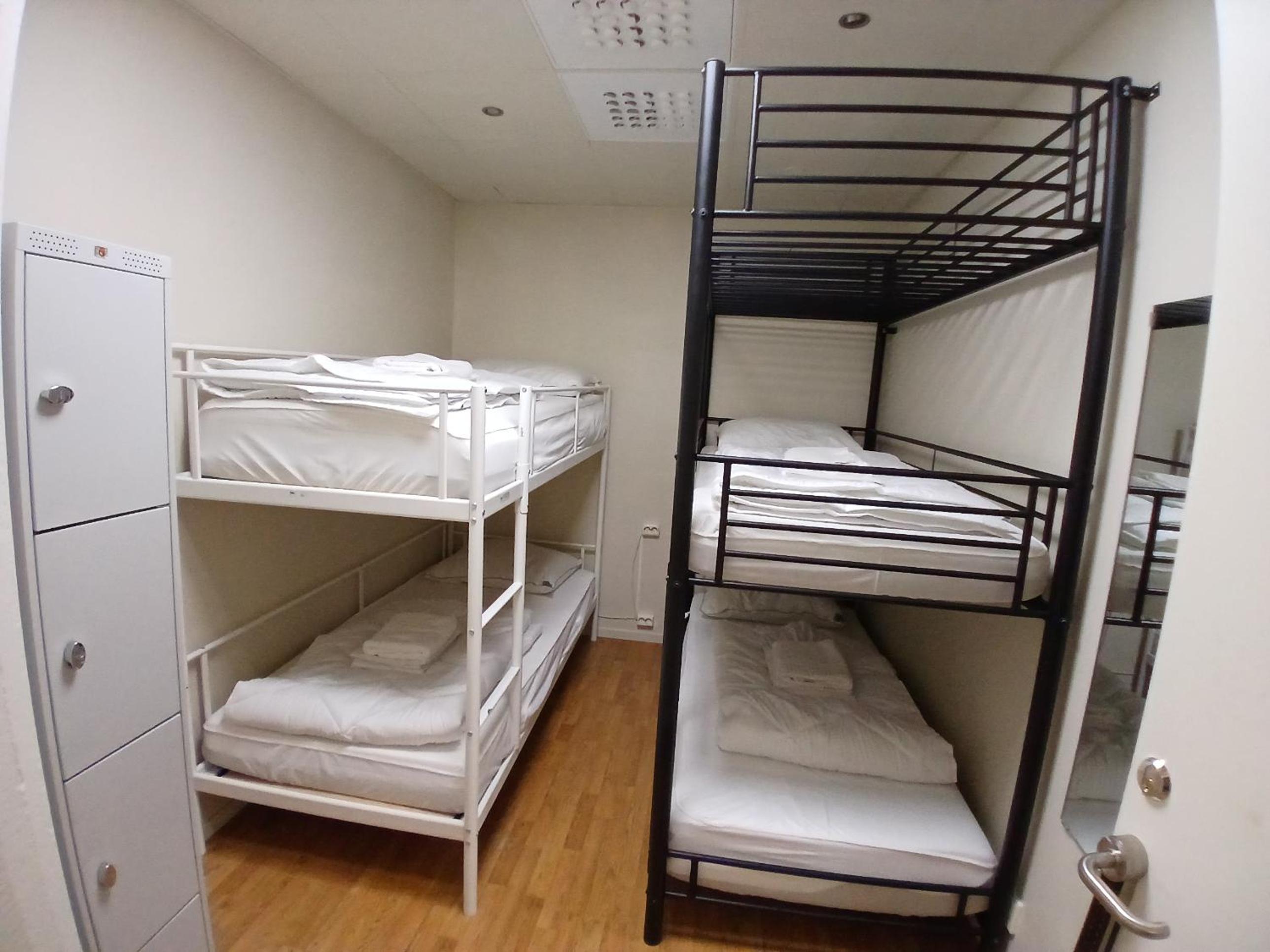 Private Quadruple Room with Bunk Beds thumbnail 5