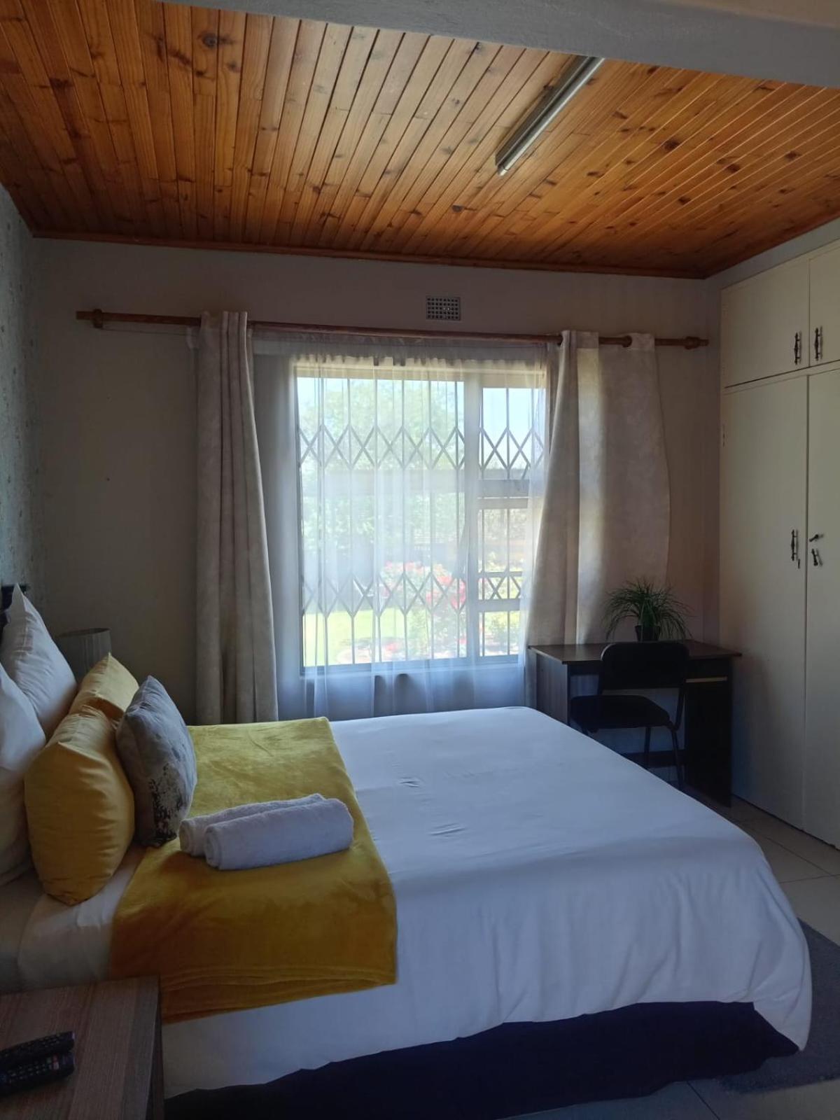 Double Room with Private Bathroom photo 1