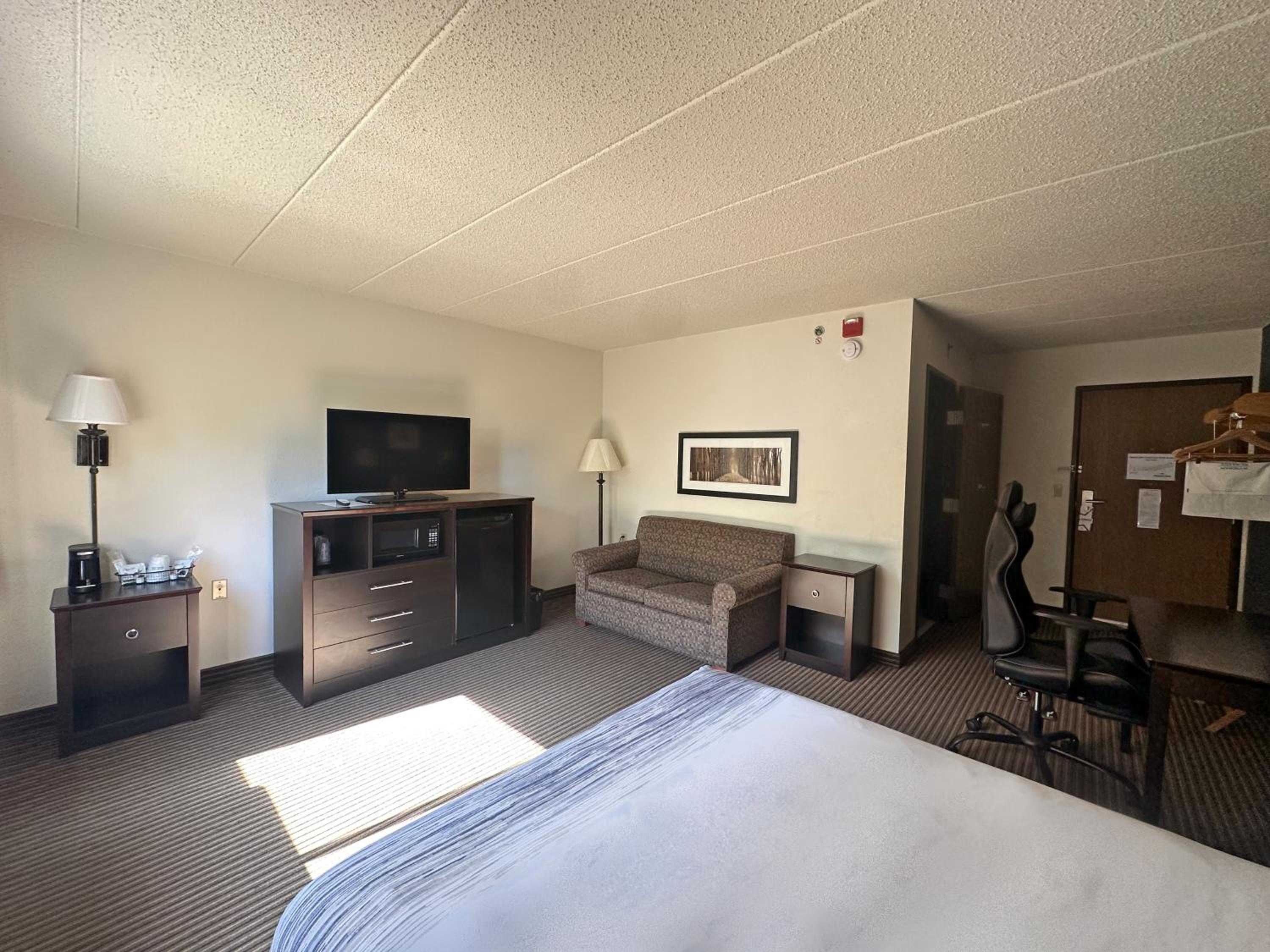 Queen Room - Mobility Access/Non-Smoking