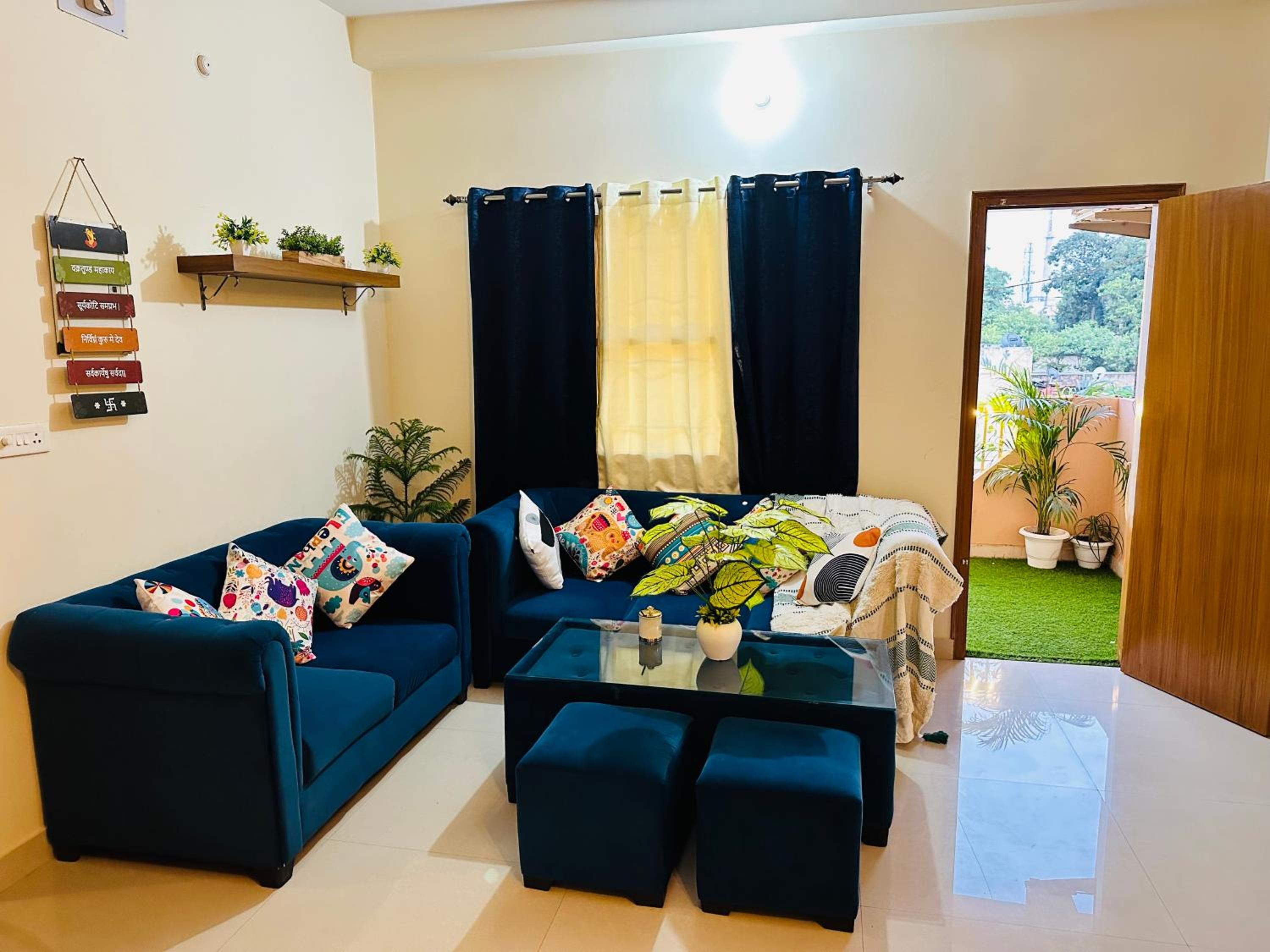 Three-Bedroom Apartment with Balcony photo 1