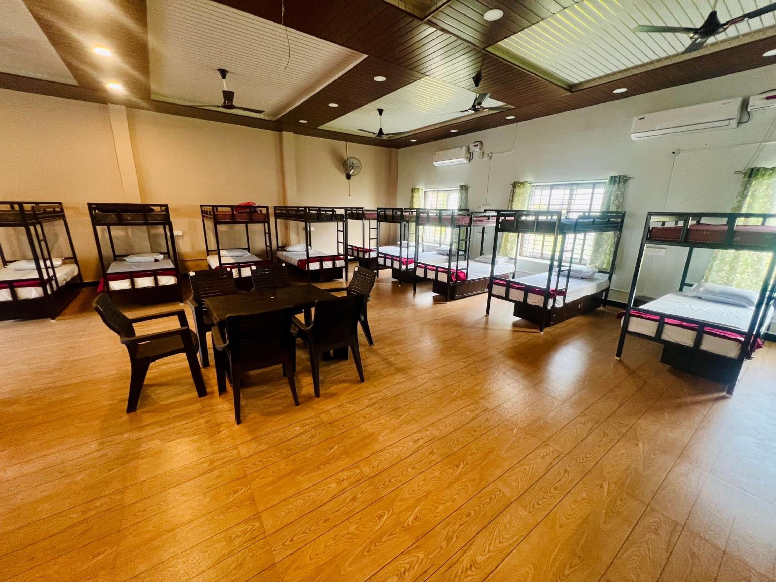 Superior Family Room photo 2