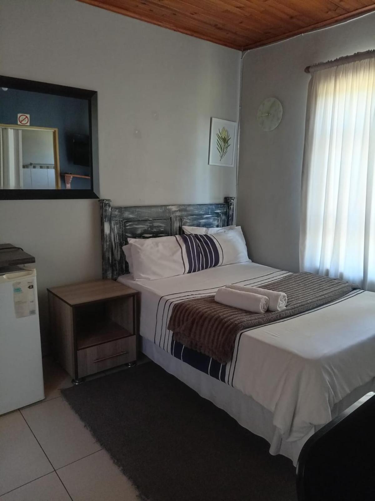 Double Room with Private Bathroom photo 2