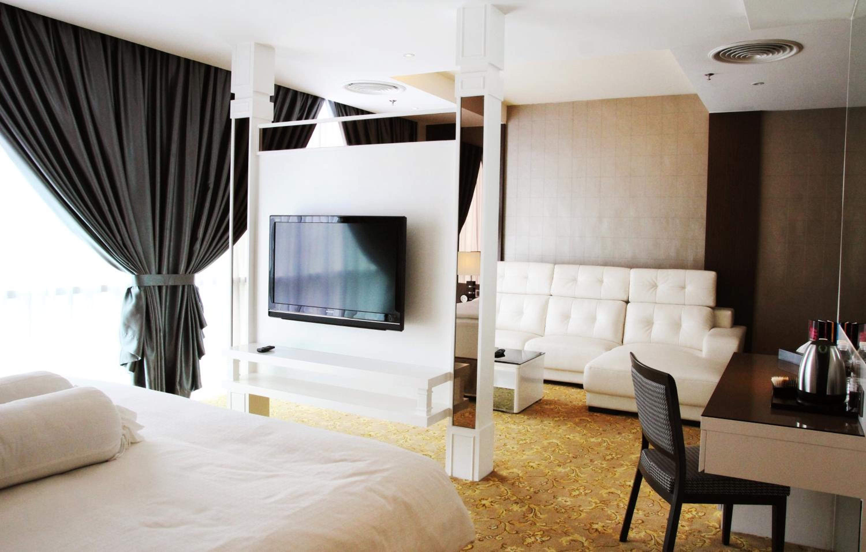 Camellia Suite Premier