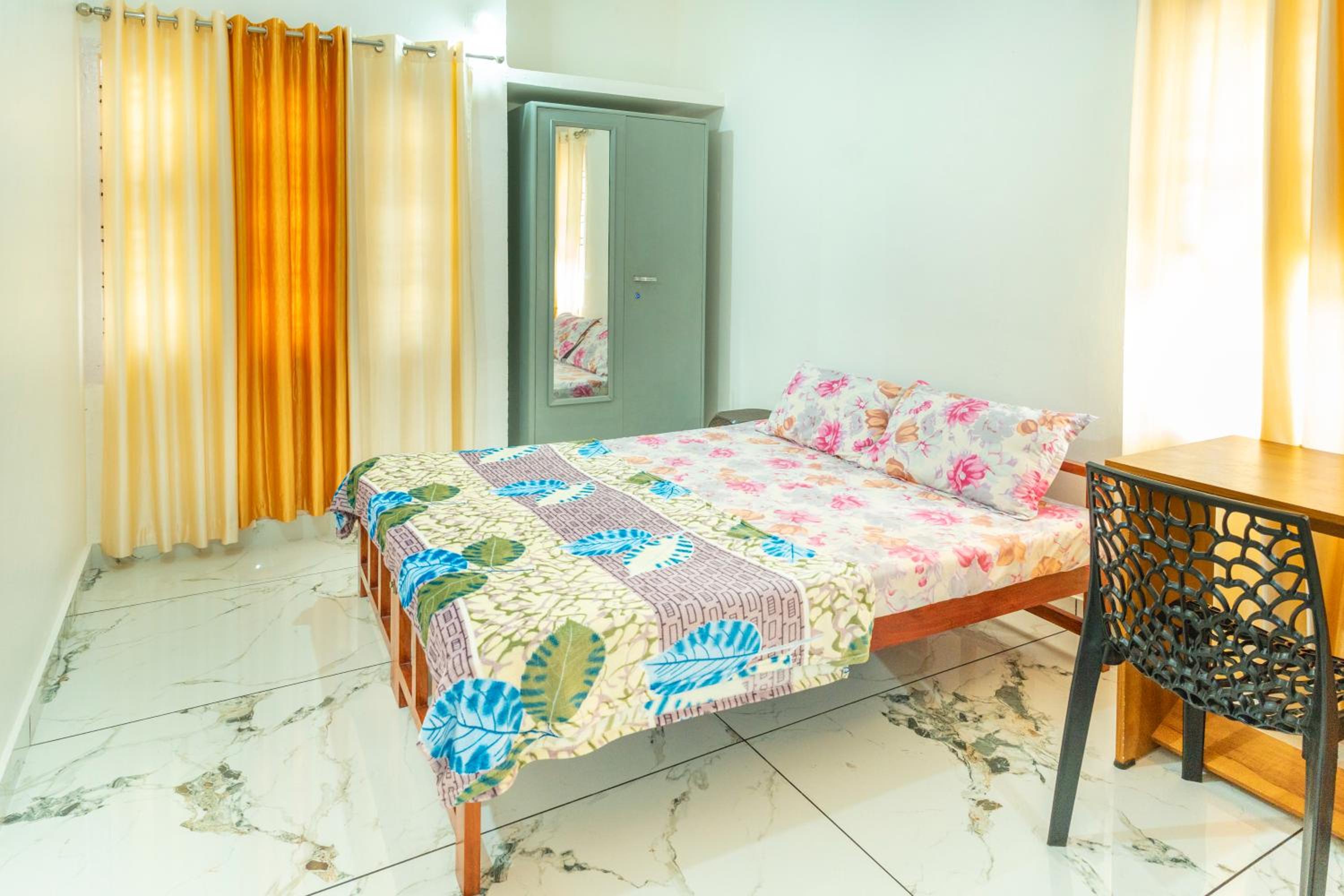 Deluxe Double or Twin Room - Photo 13