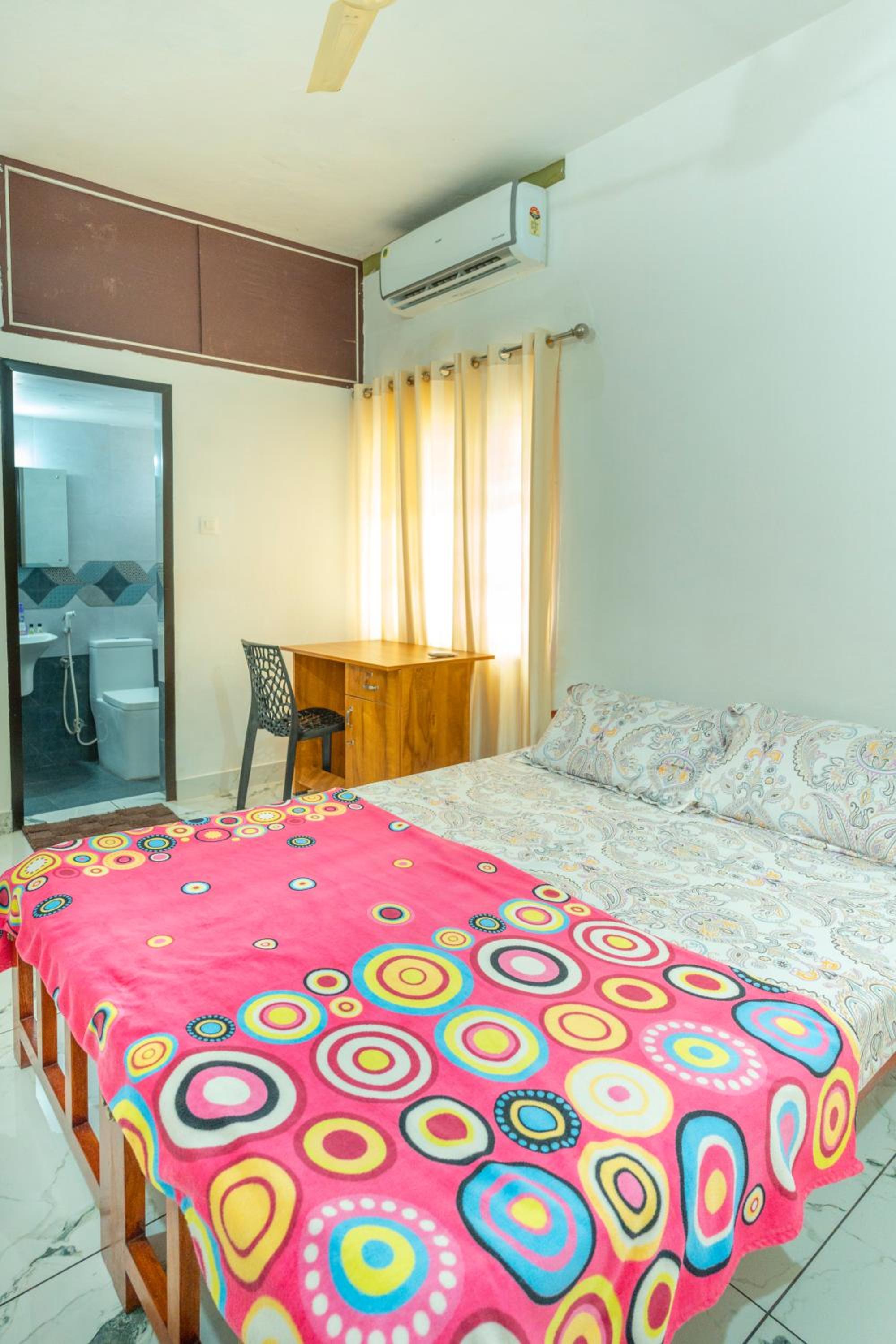 Deluxe Double or Twin Room - Photo 11