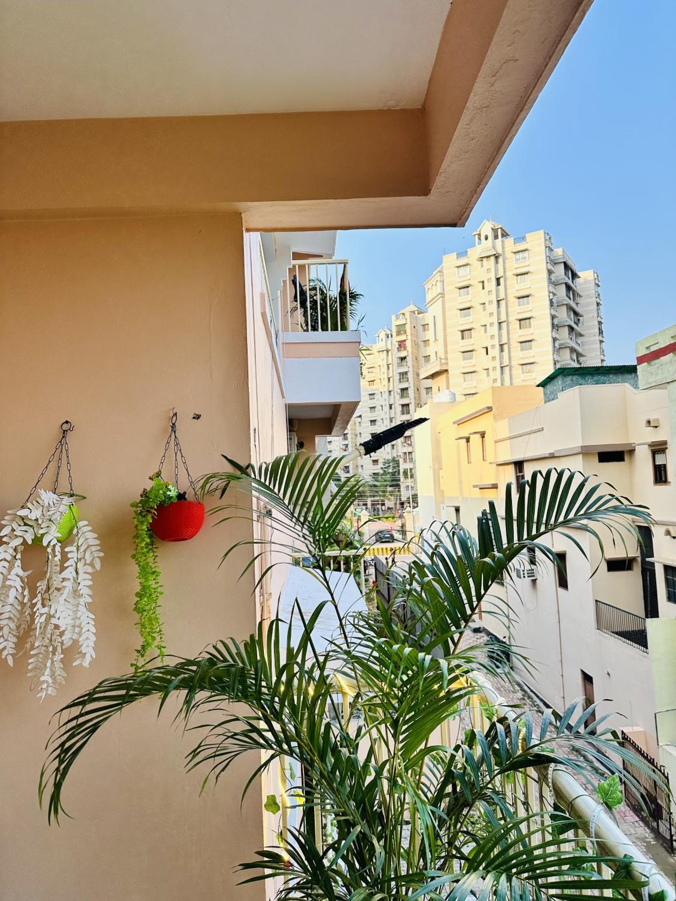 Three-Bedroom Apartment with Balcony photo 3