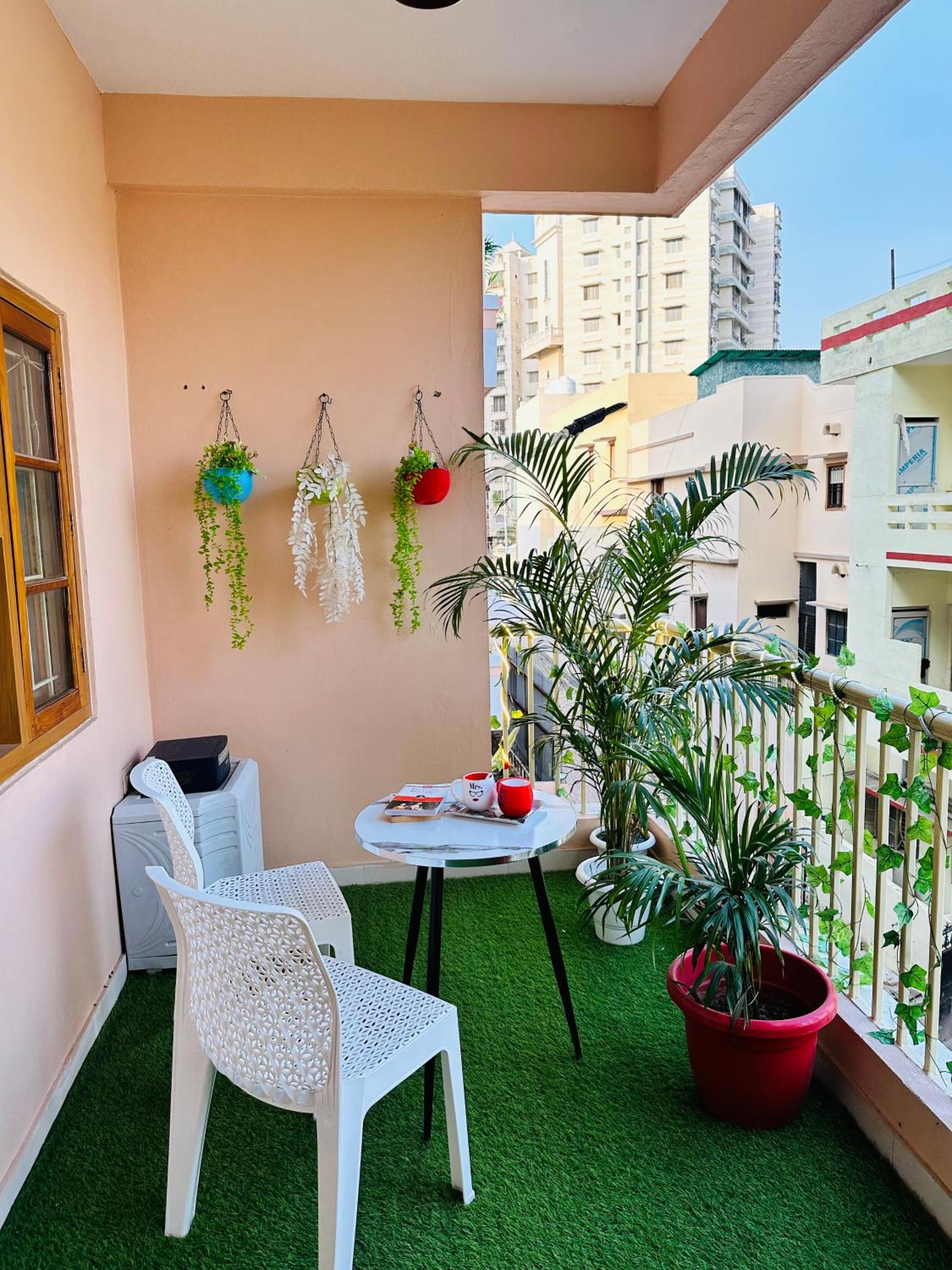 Three-Bedroom Apartment with Balcony photo 2