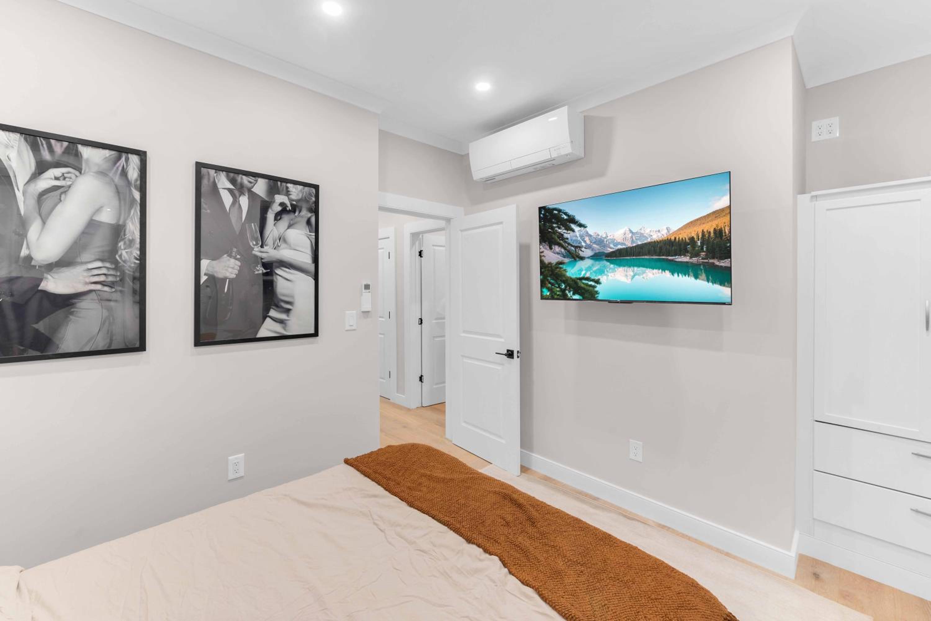 Three-Bedroom Apartment photo 1