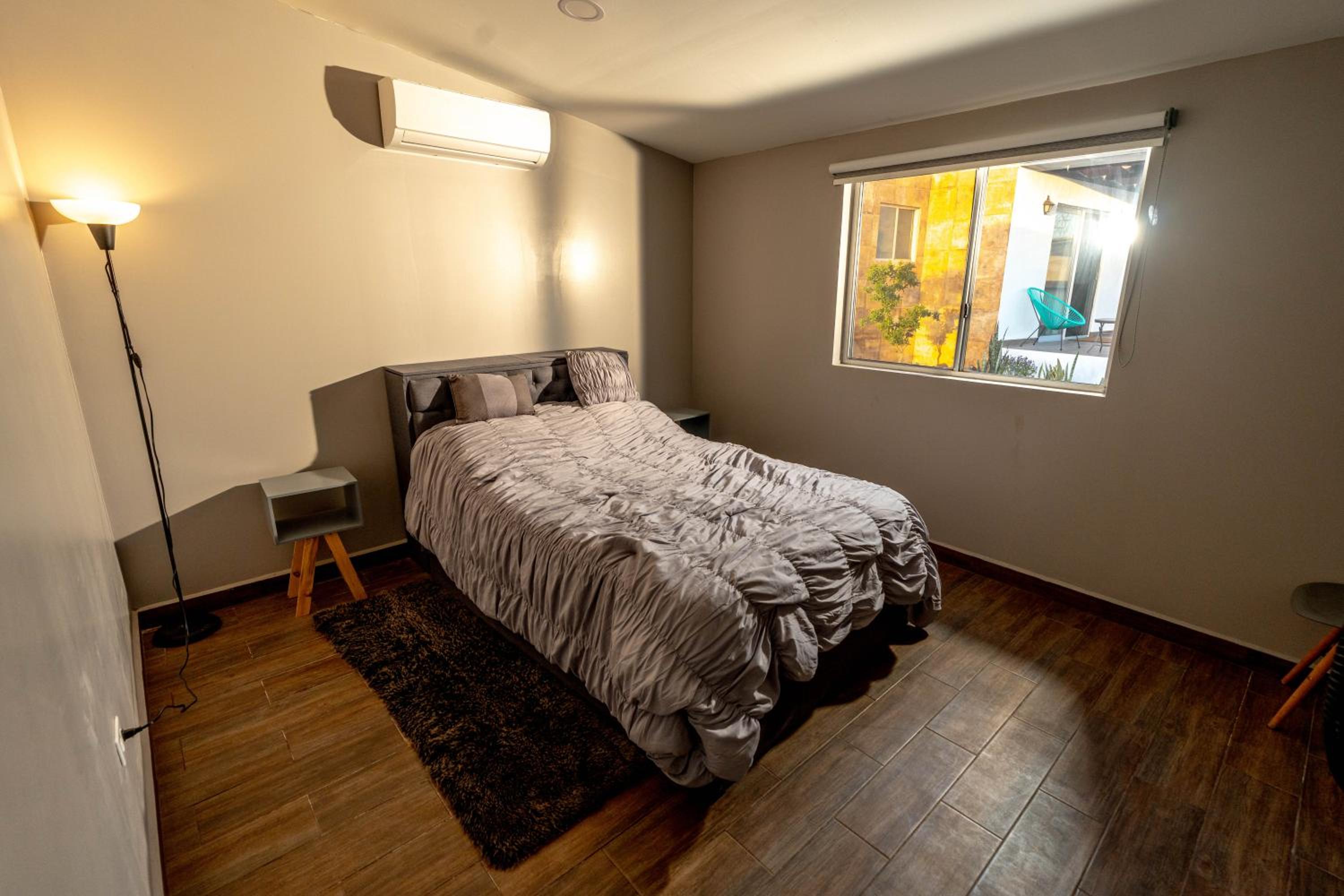 One-Bedroom House photo 1