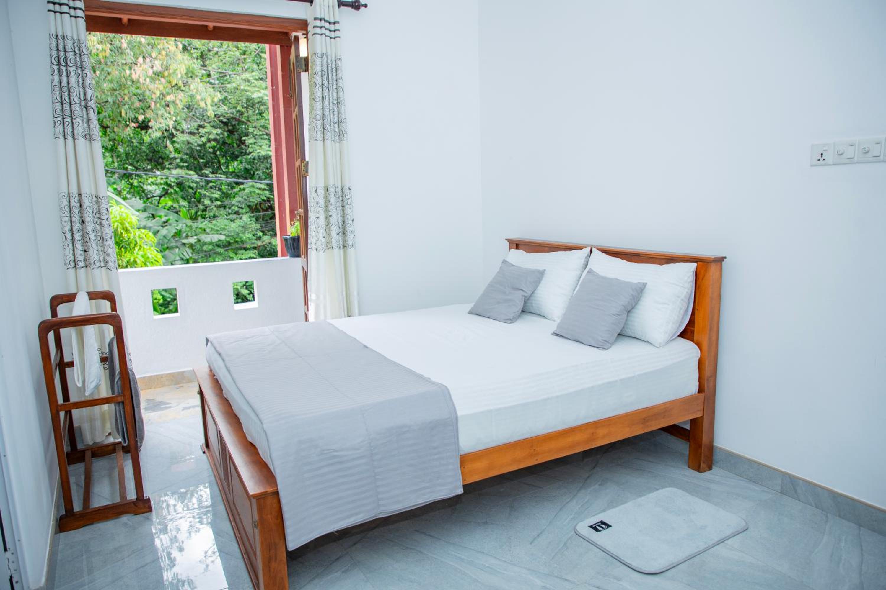 Double Room With Private Bathroom photo 3