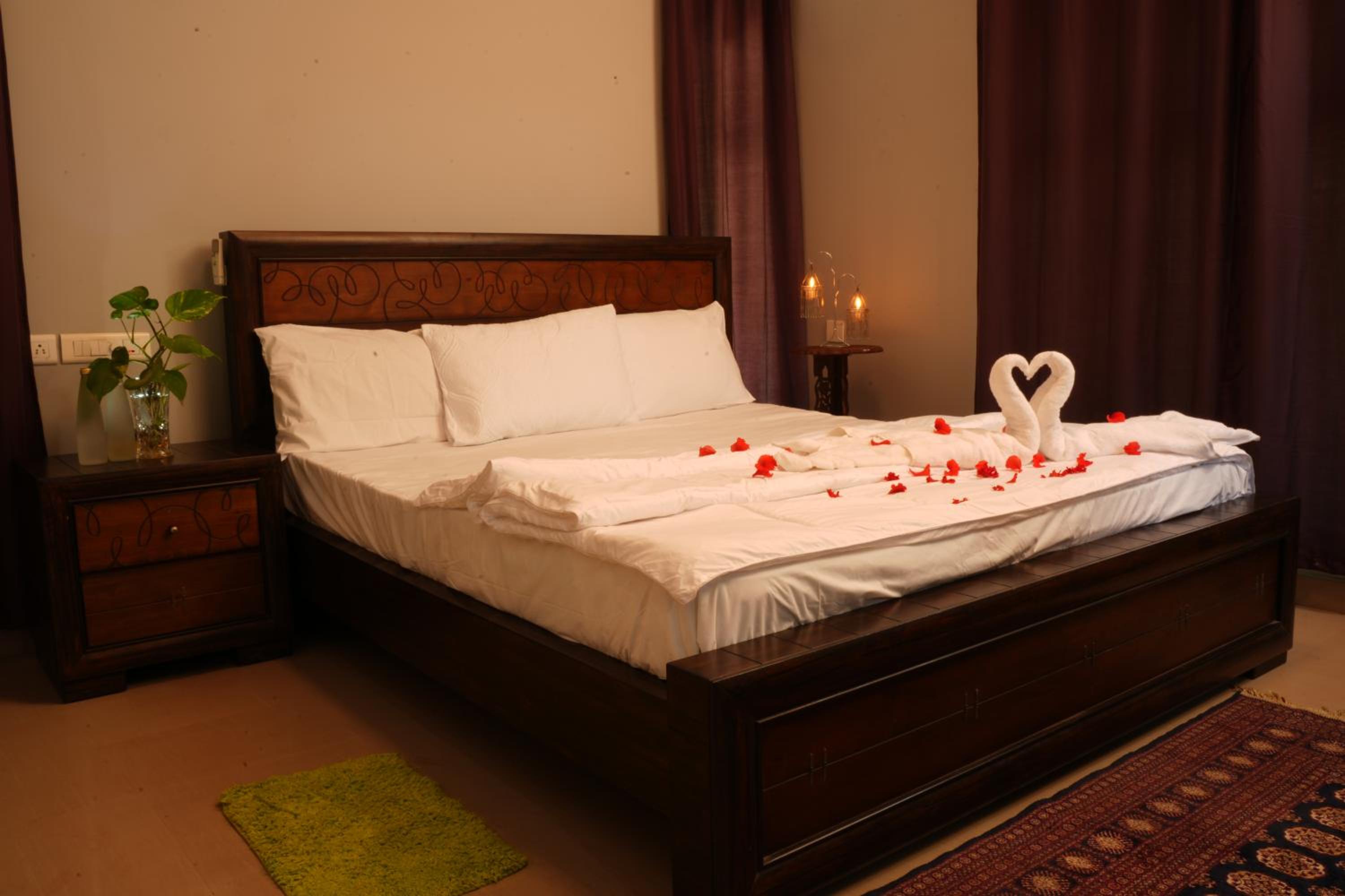 Deluxe Double Room (2 Adults + 1 Child) photo 1