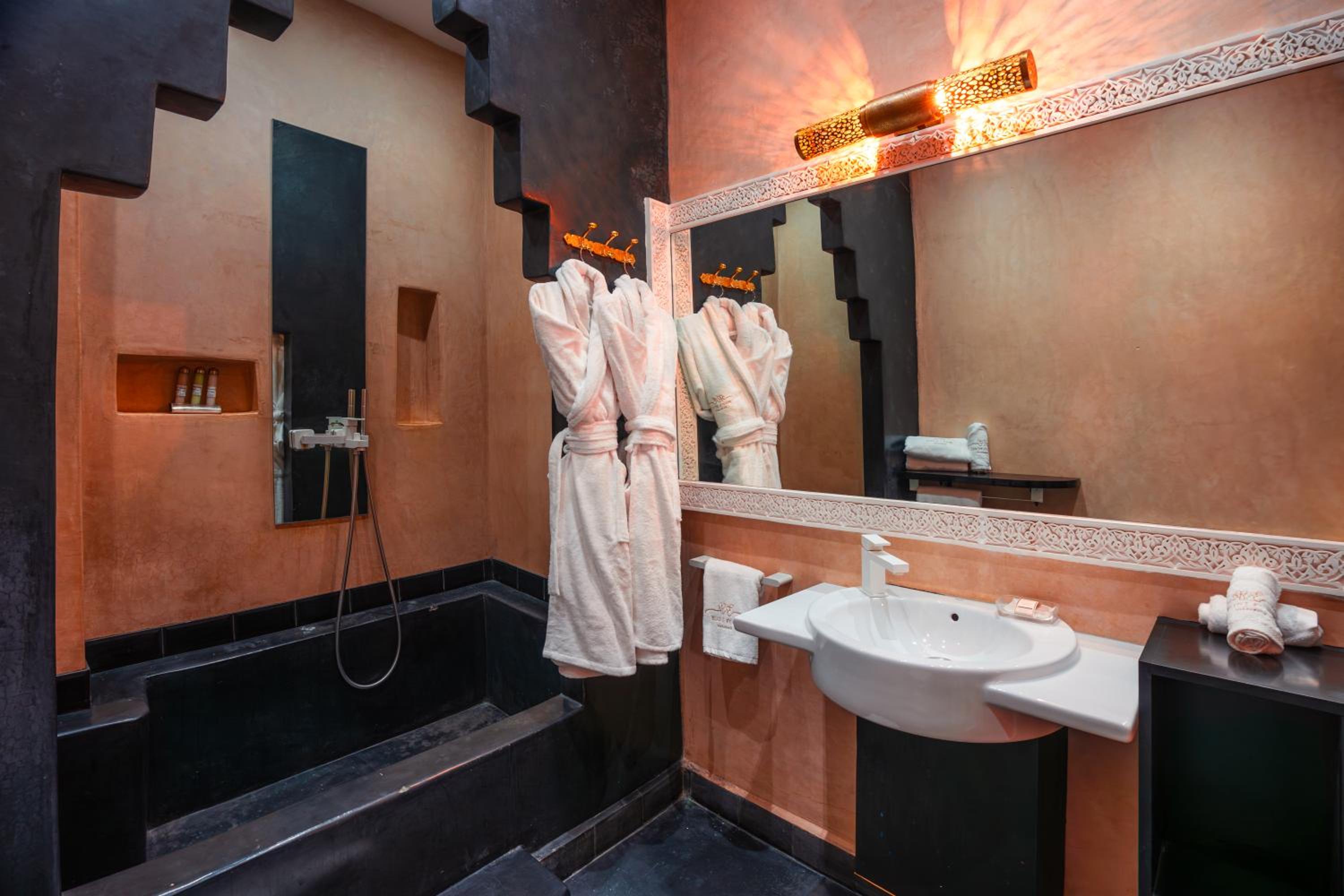 Superior Double Room - Photo 12