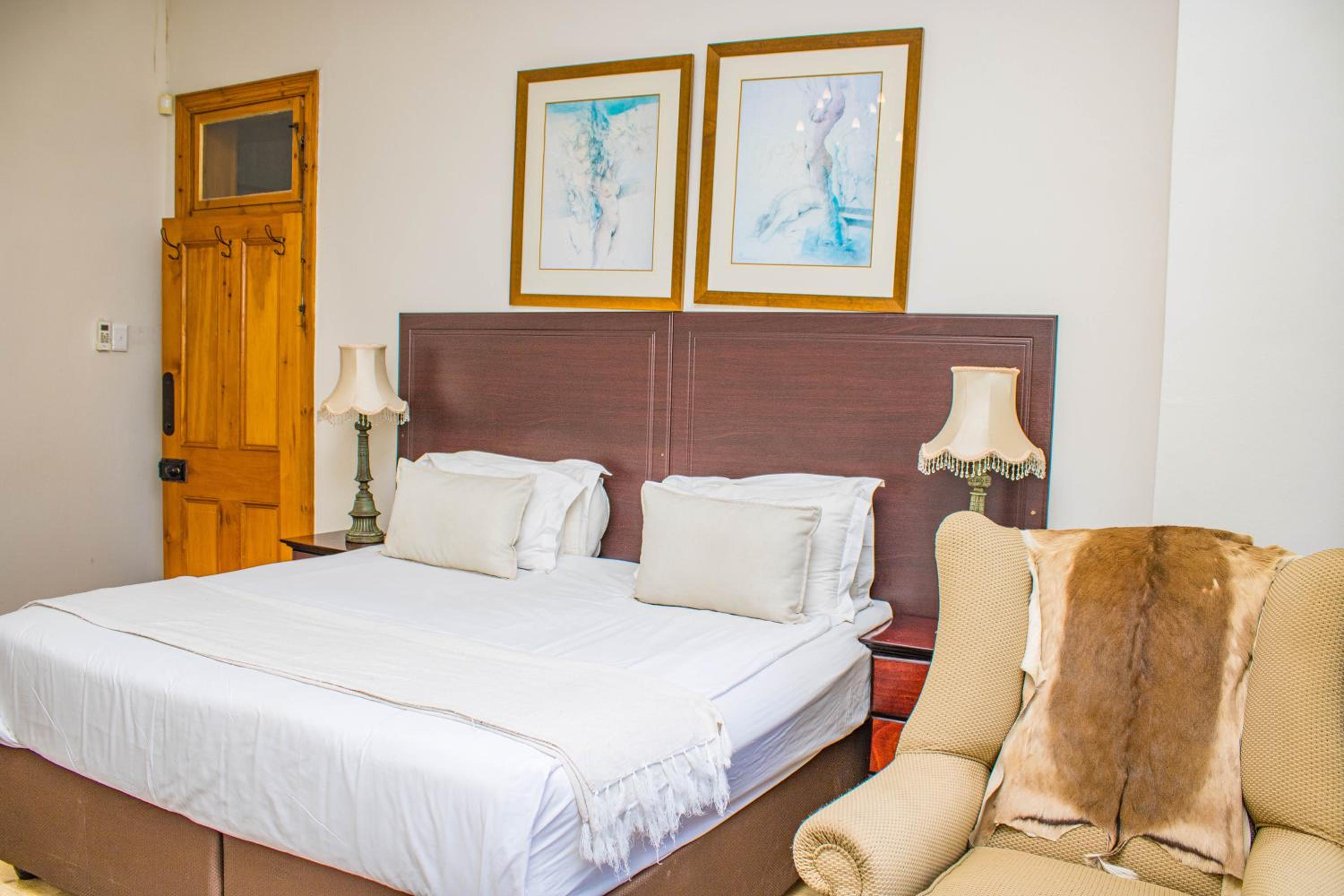 Double Room - Photo 3