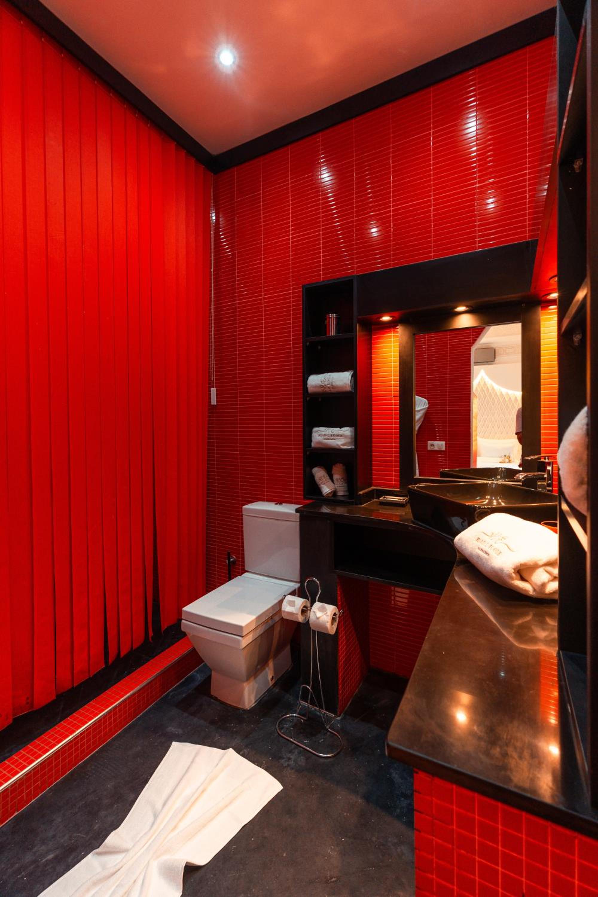 Standard Double Room - Photo 10