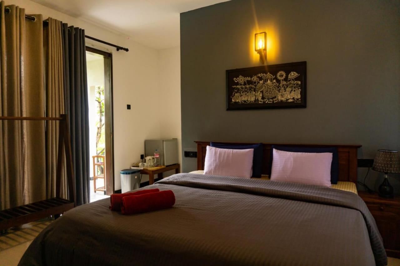Deluxe Double Room with Balcony photo 3
