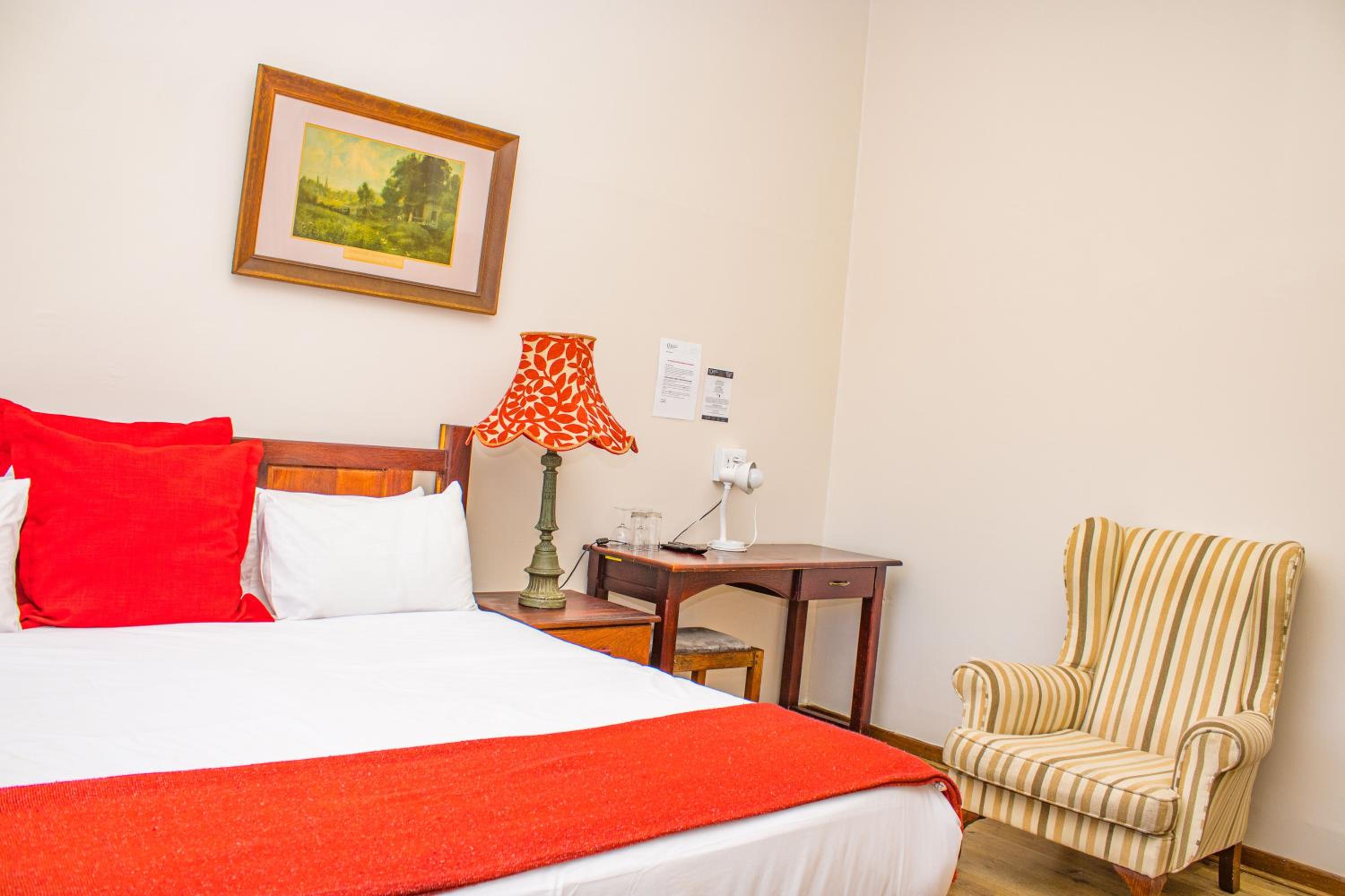 Double Room - Photo 16