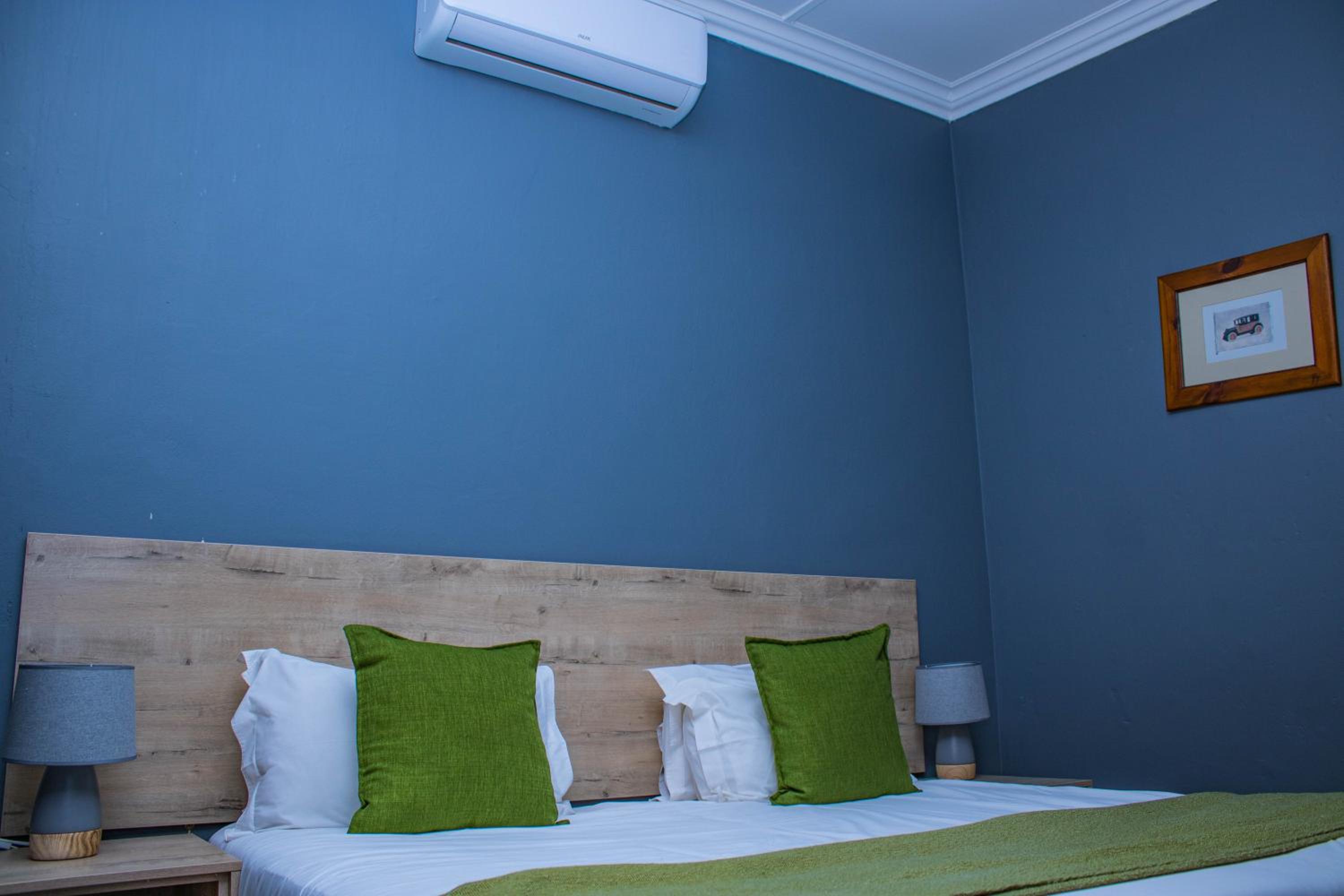 Self-catering Double Room - Photo 13