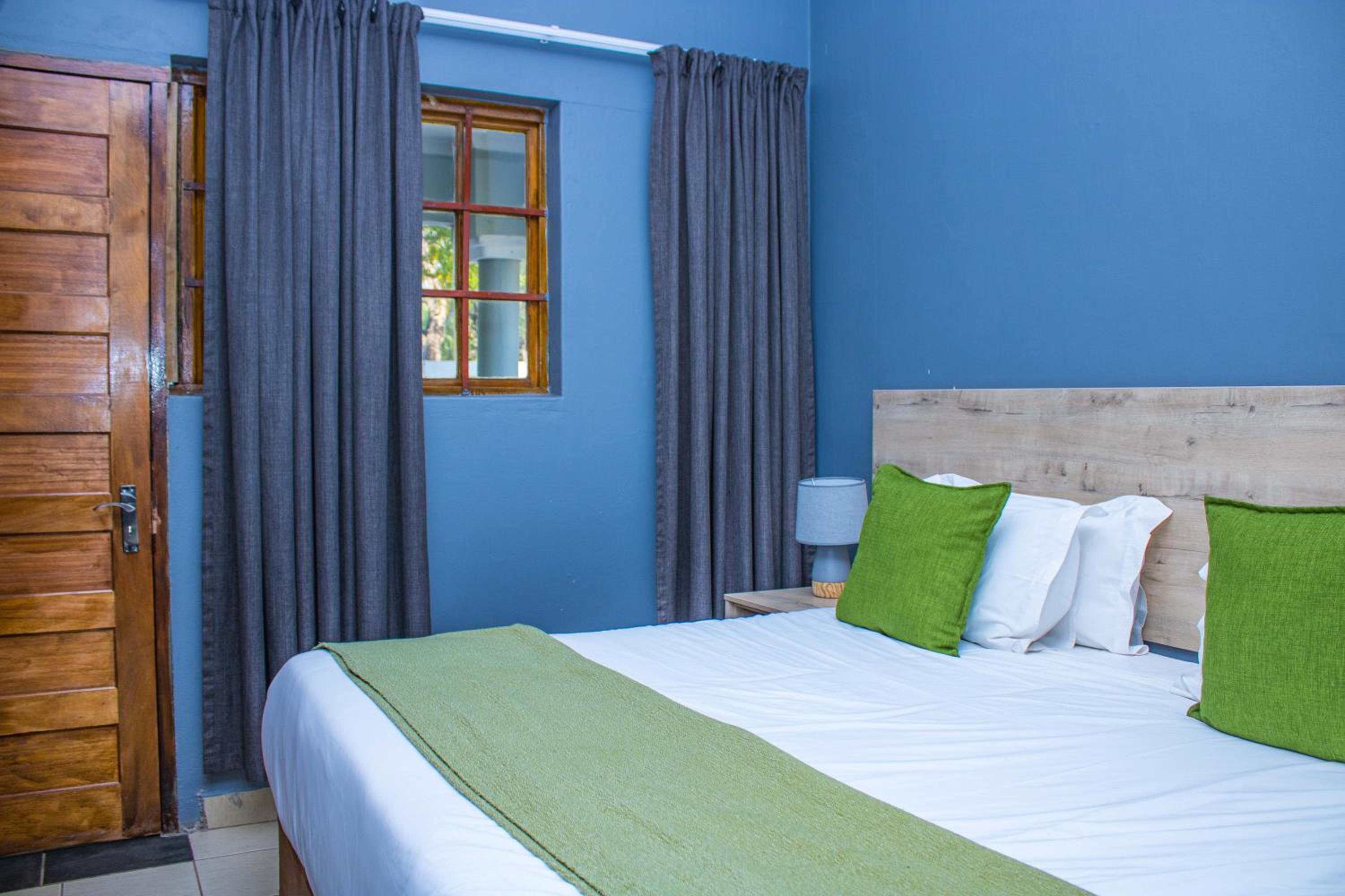 Self-catering Double Room - Photo 12