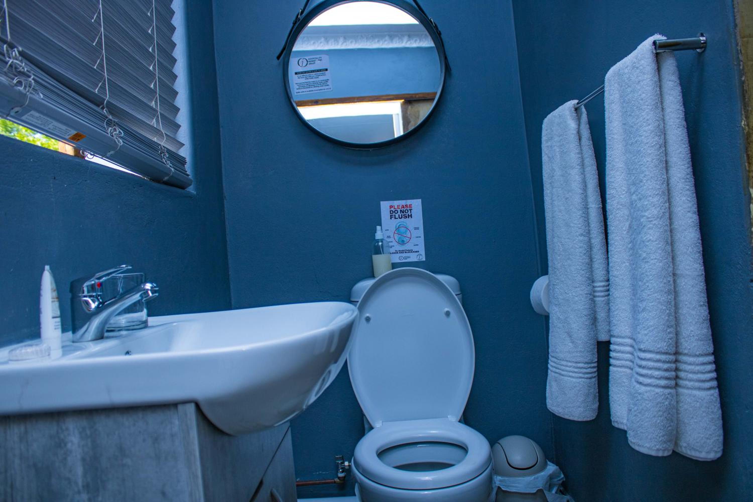 Self-catering Double Room - Photo 16