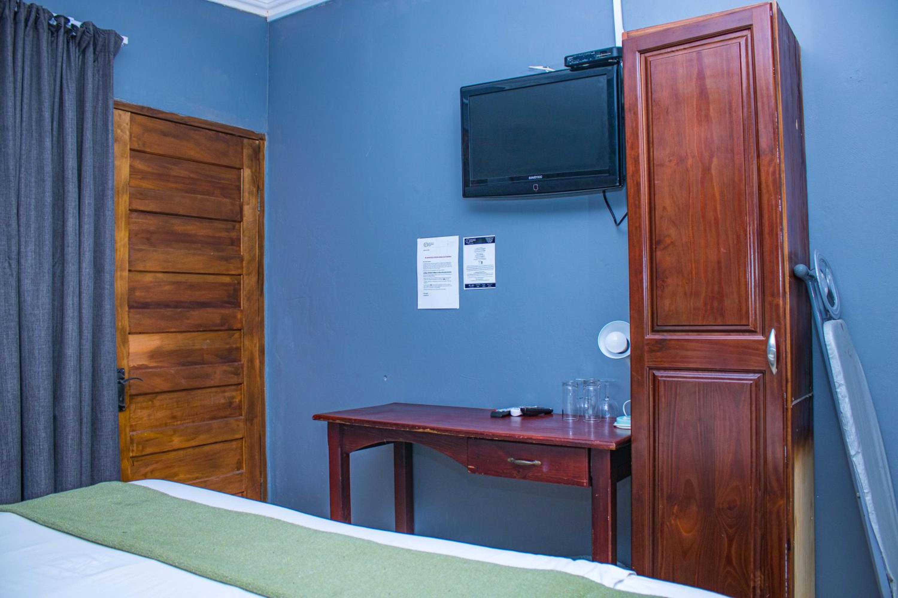 Self-catering Double Room - Photo 22