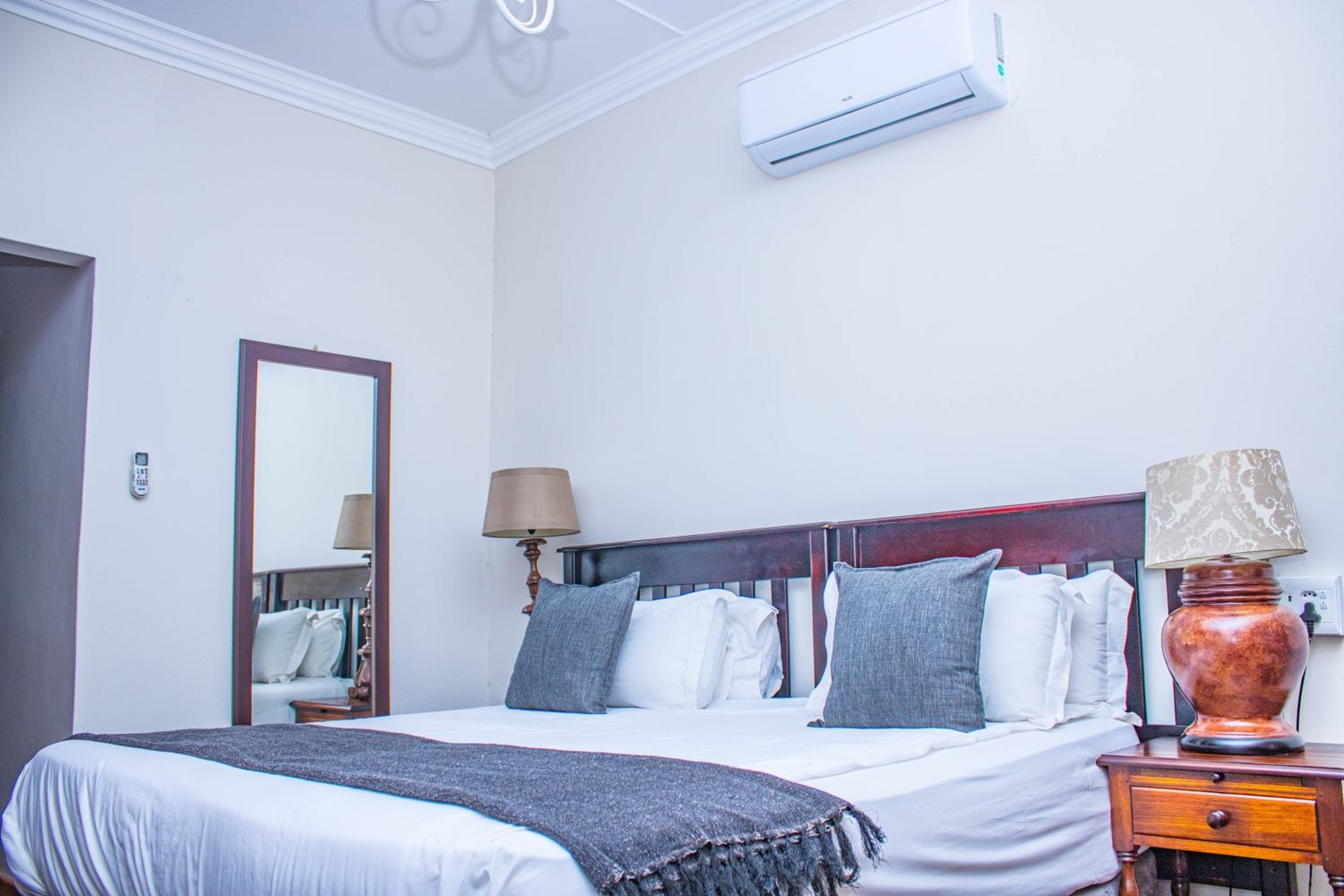Self-catering Double Room - Photo 26
