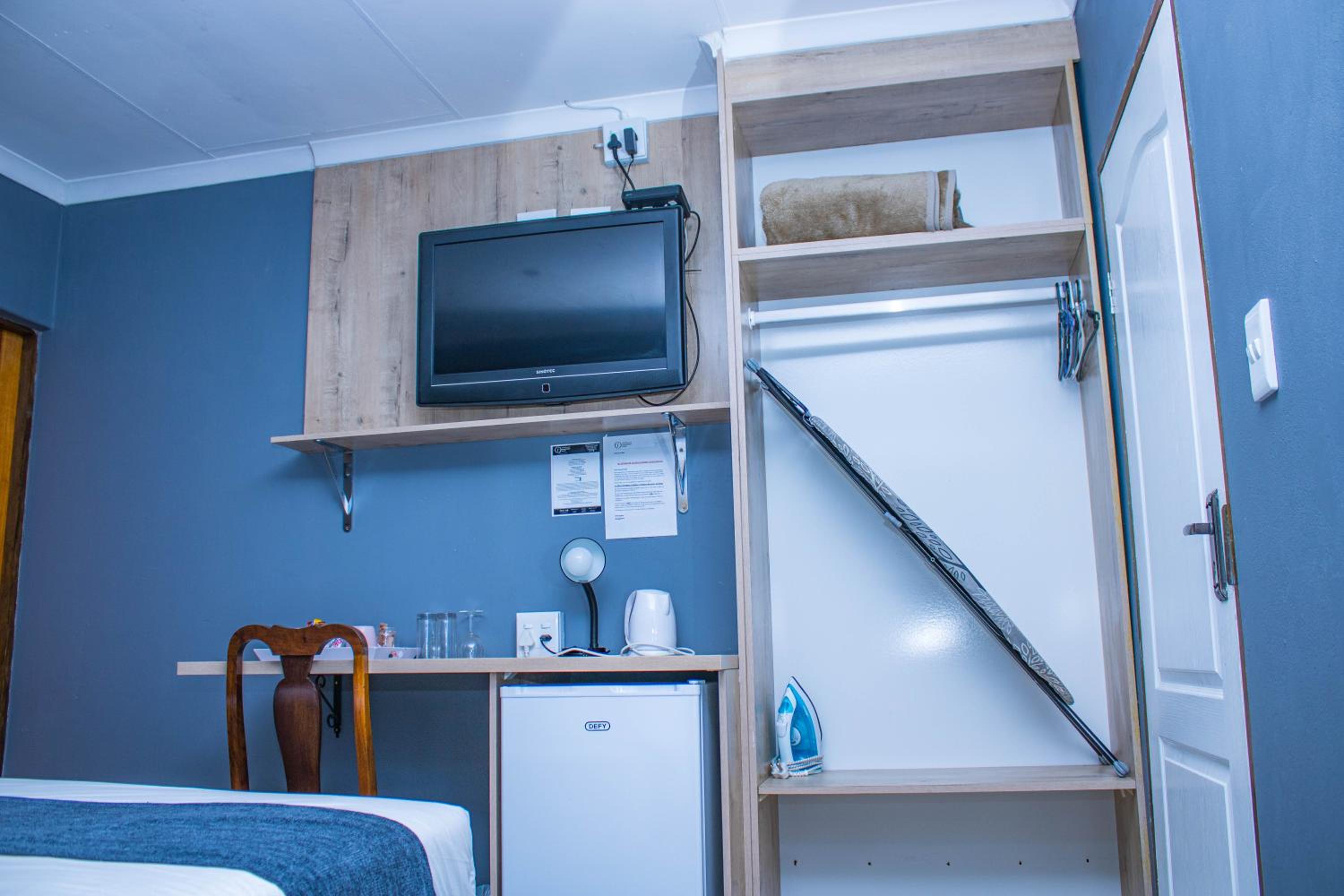 Self-catering Double Room - Photo 36