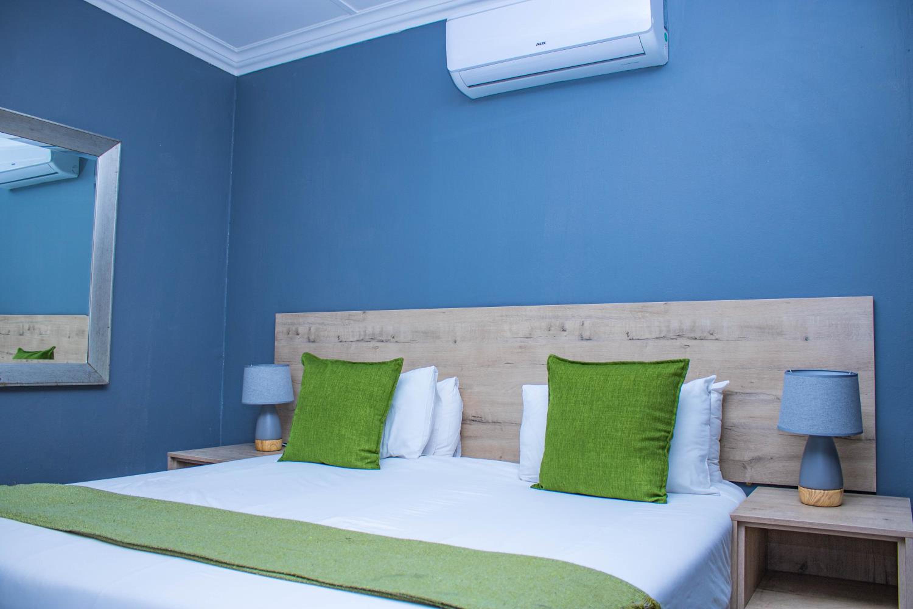 Self-catering Double Room - Photo 32