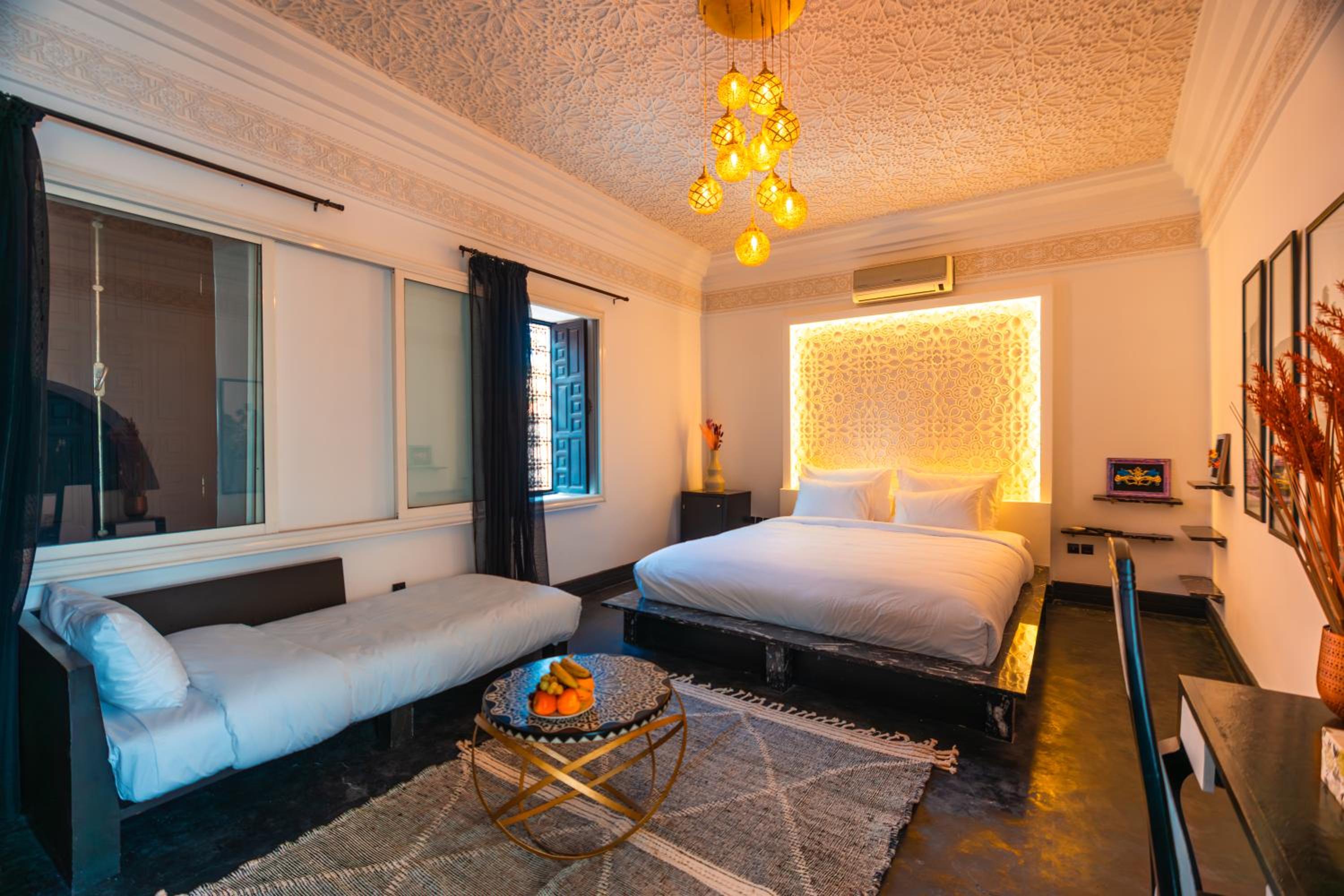 Deluxe Queen Room - Photo 8