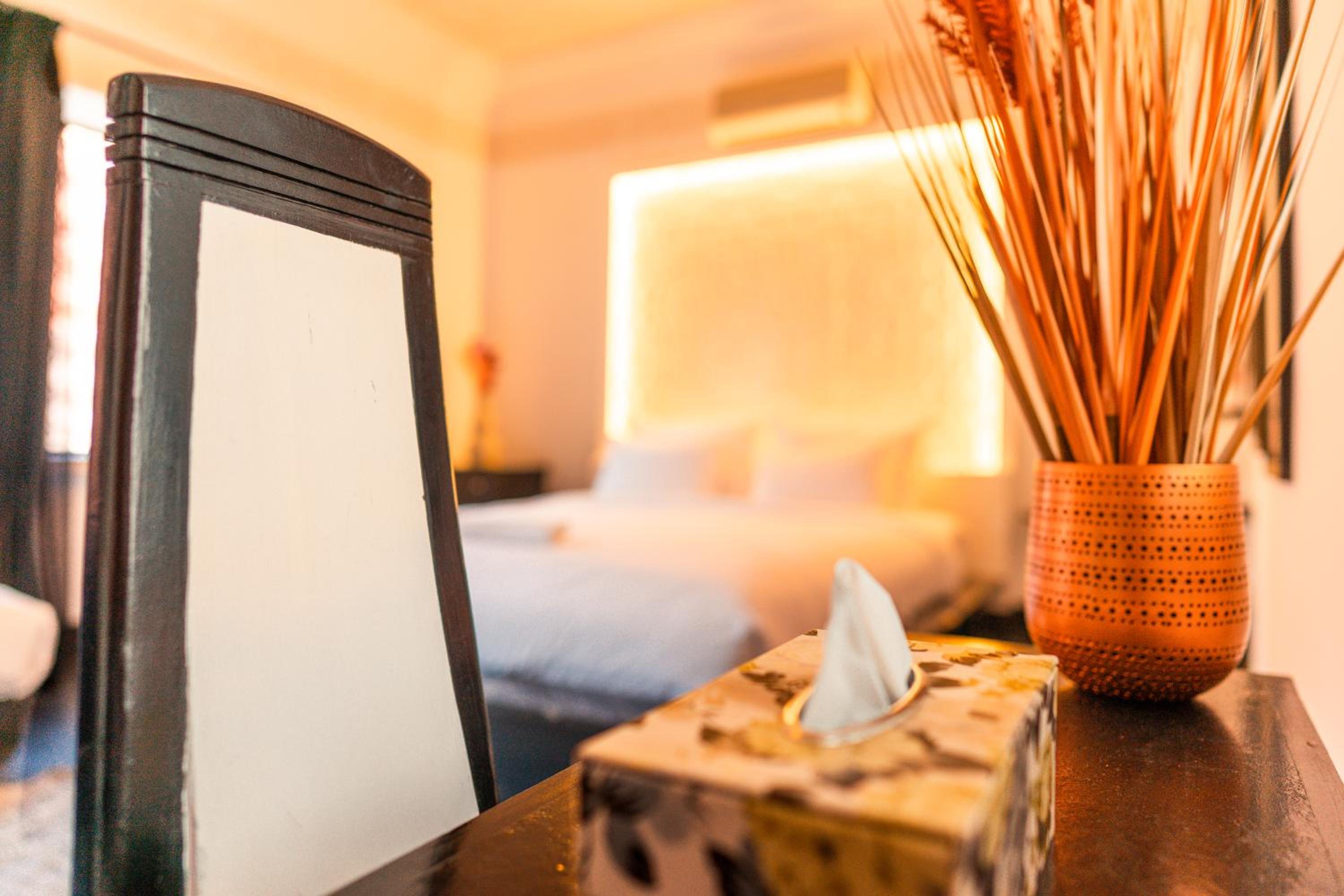 Deluxe Queen Room - Photo 1