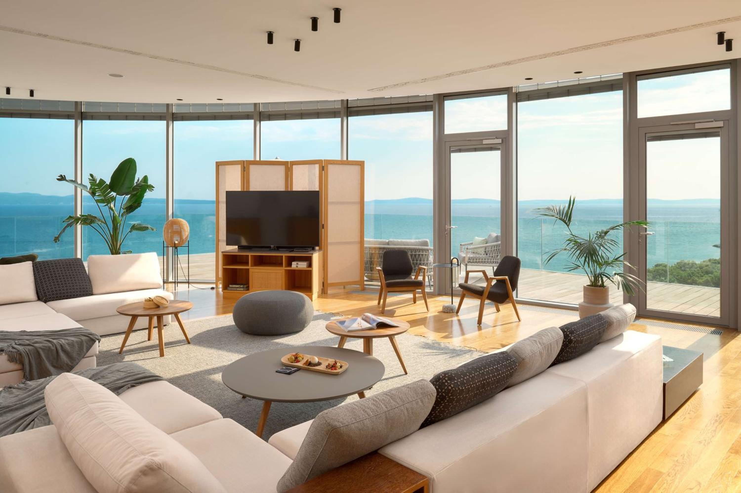 Penthouse Suite with Panoramic Sea View and Terrace photo 1