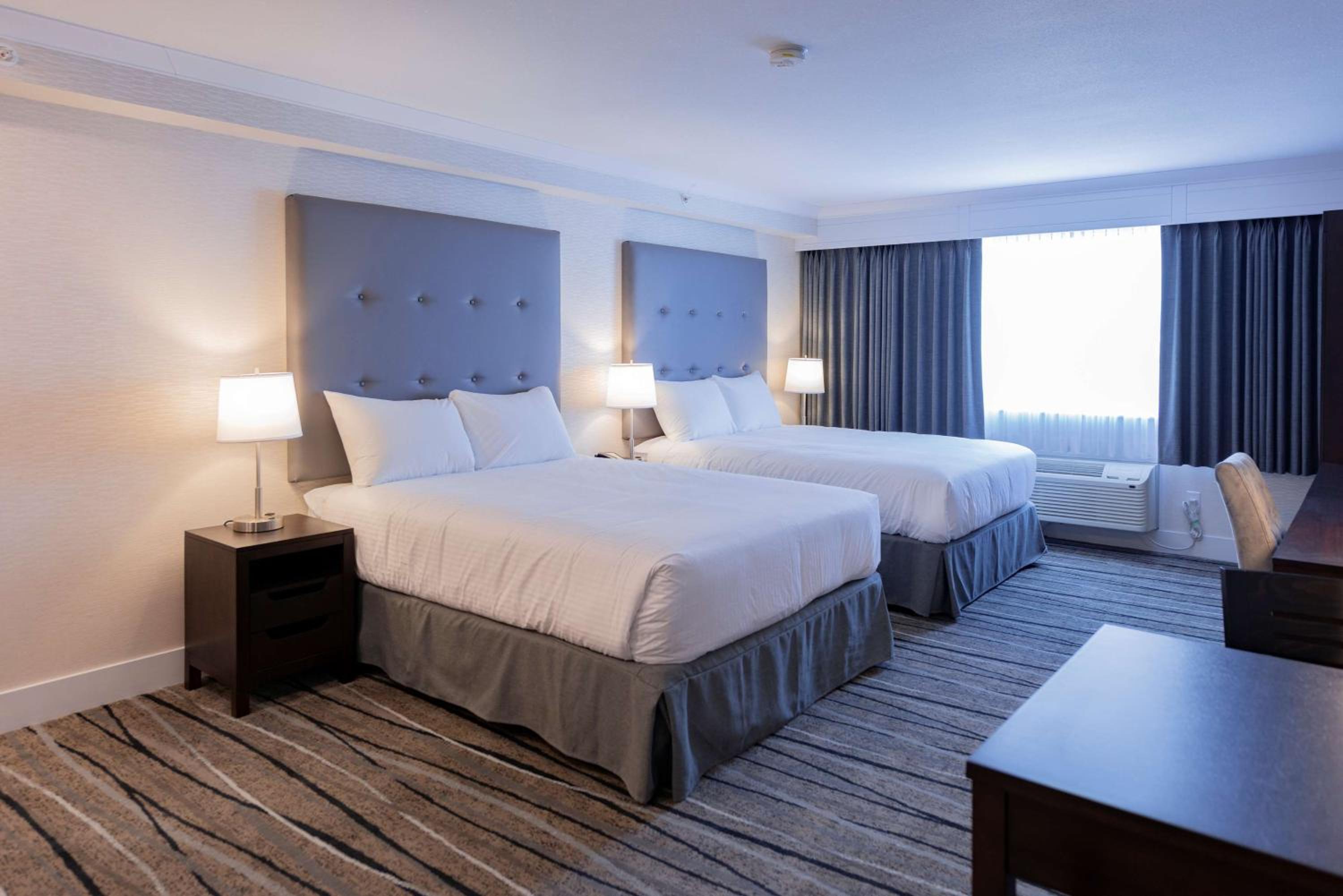 Executive Queen Suite with Two Queen Beds and Kitchen photo 1