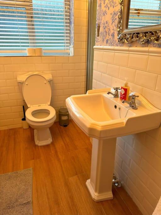 Four-Bedroom House photo 3
