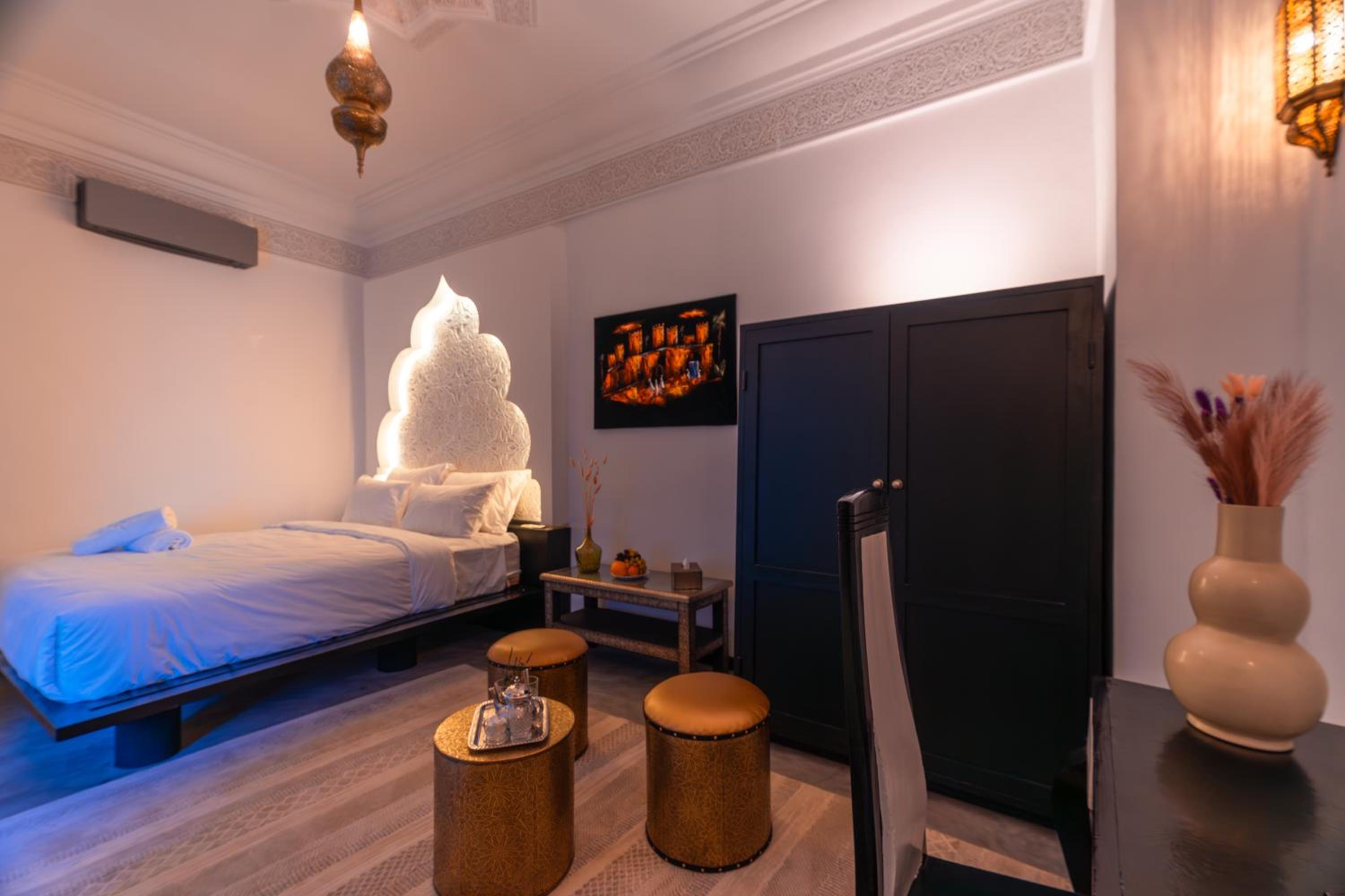 Double Room with Private Bathroom - Photo 4